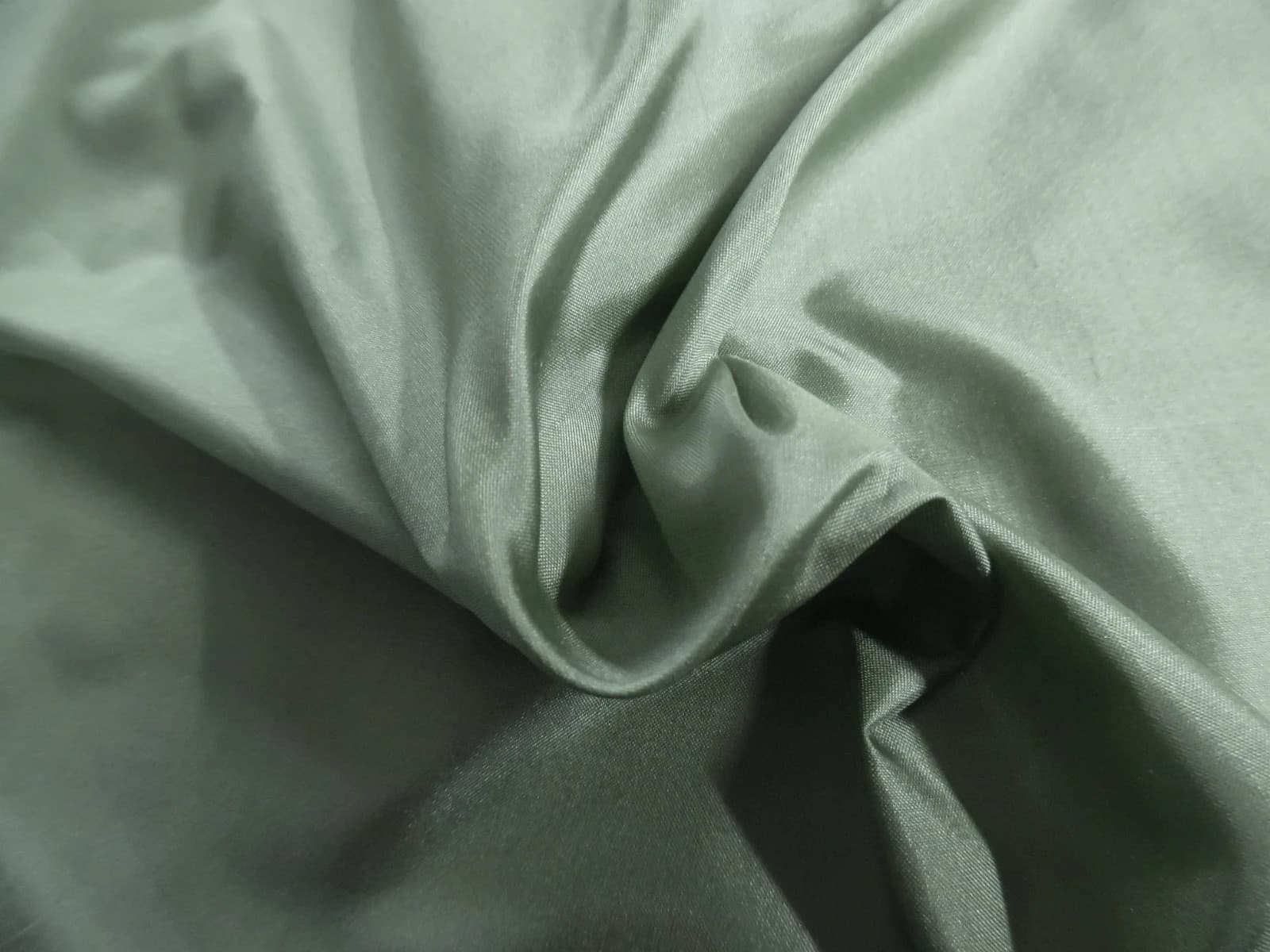 100% SILK TISSUE TAFFETA~SAGE GREEN~18"x22"~DOLL FABRIC~GREAT FOR MINIATURES