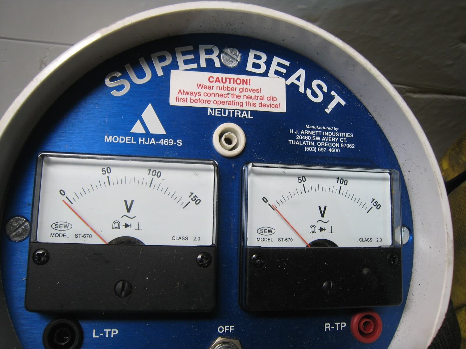 HJ Arnett  Super Beast HJA-469-S Service Conductor Service Conductor Tester 4