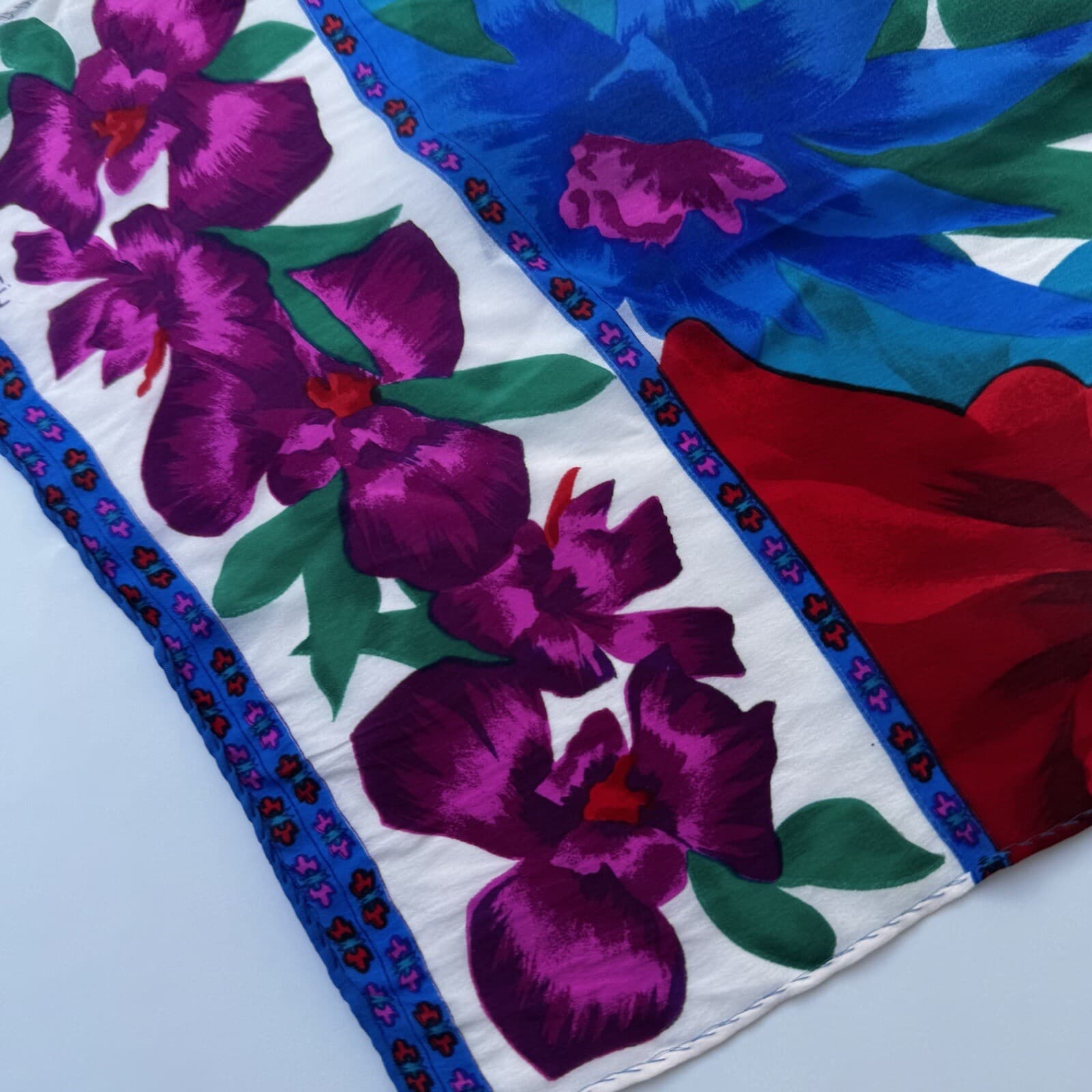 Vintage Unisex Liz Claiborne Rectangular Scarf Neck Floral Red Blue 52” X 10” 6