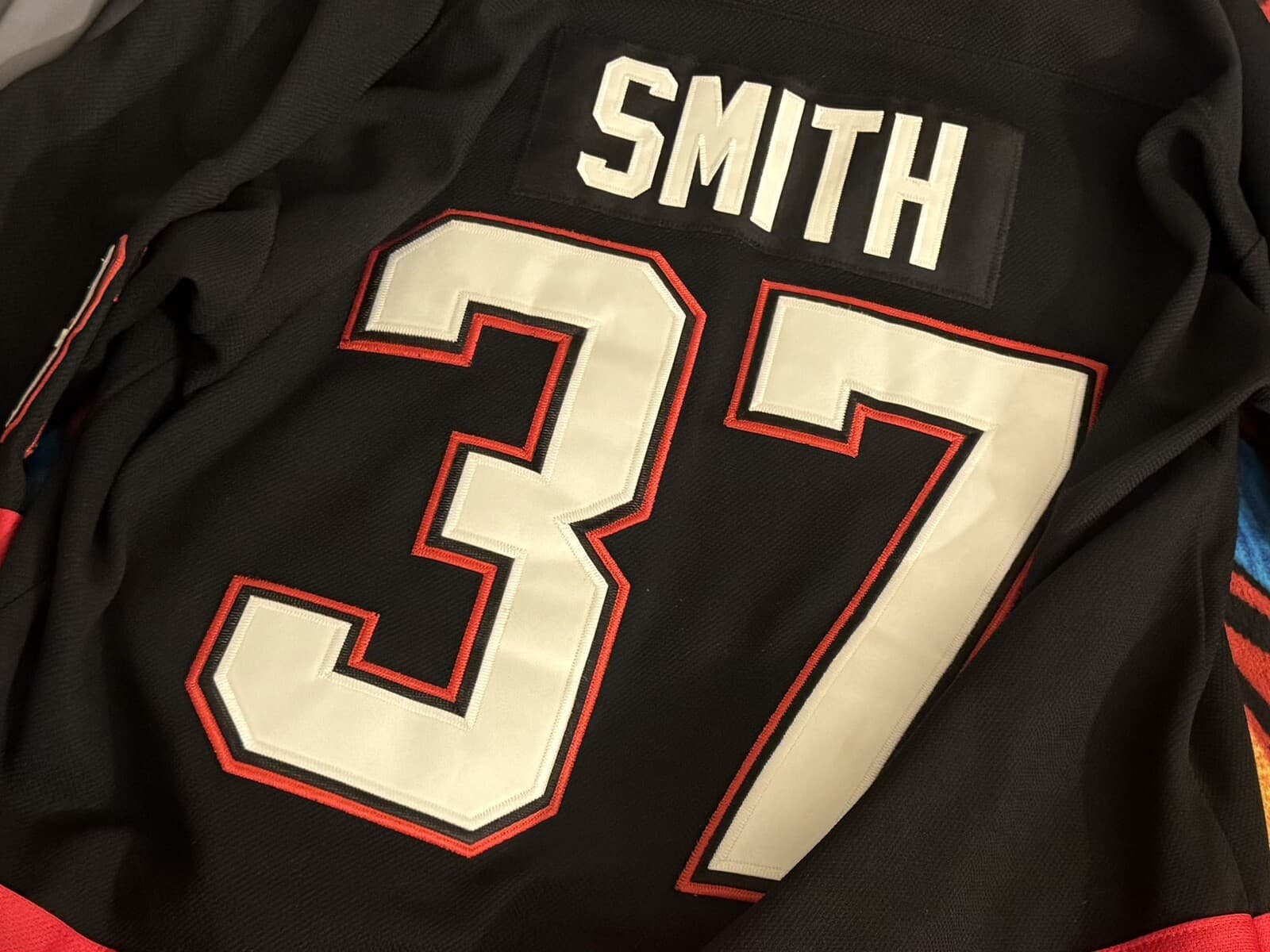 VTG Black/Red/White Kevin Smith #37 Hockey Jersey XL/54 Men FatMan On Batman 5