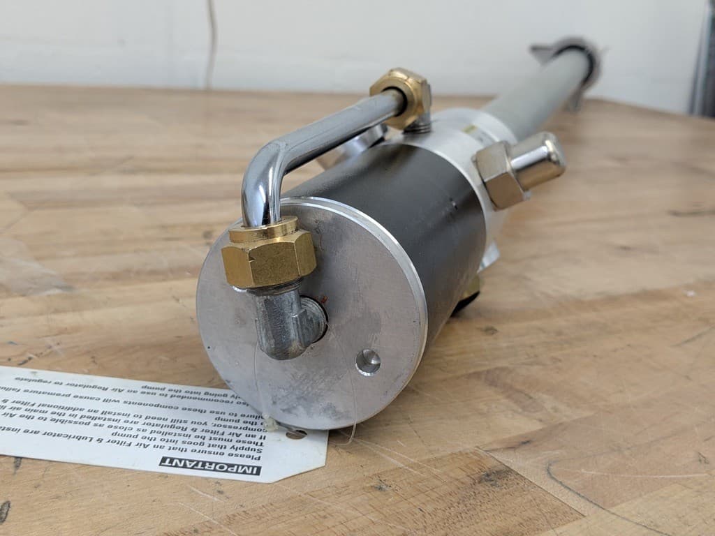 Pro Lube Air Operated Oil Pump for 55 Gal. Drums 3.7 Gal/min. 3:1 Ratio Damaged 6