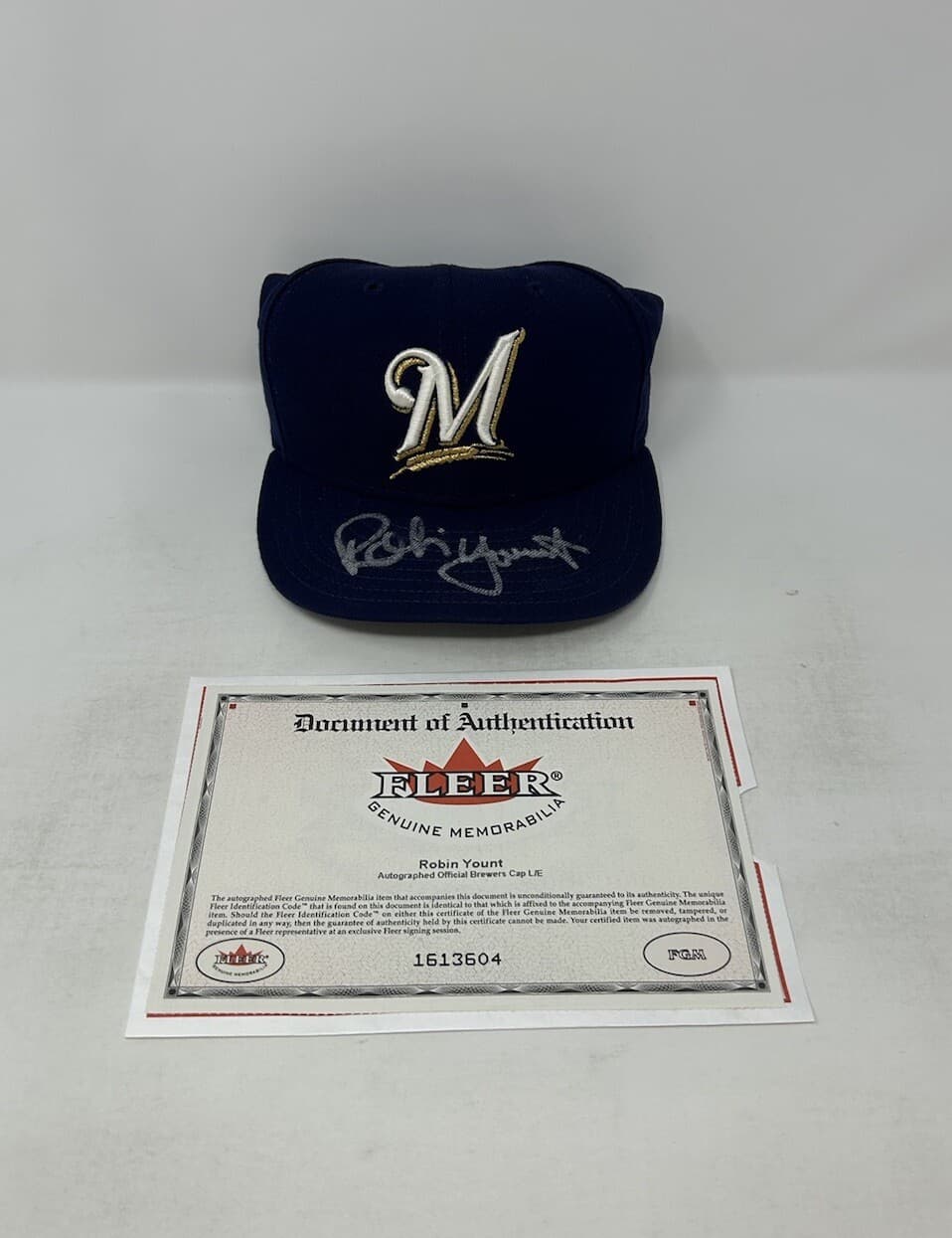 Robin Yount Milwaukee Brewers 2001 Fleer Legacy Autographed New Era 59Fifty Cap!