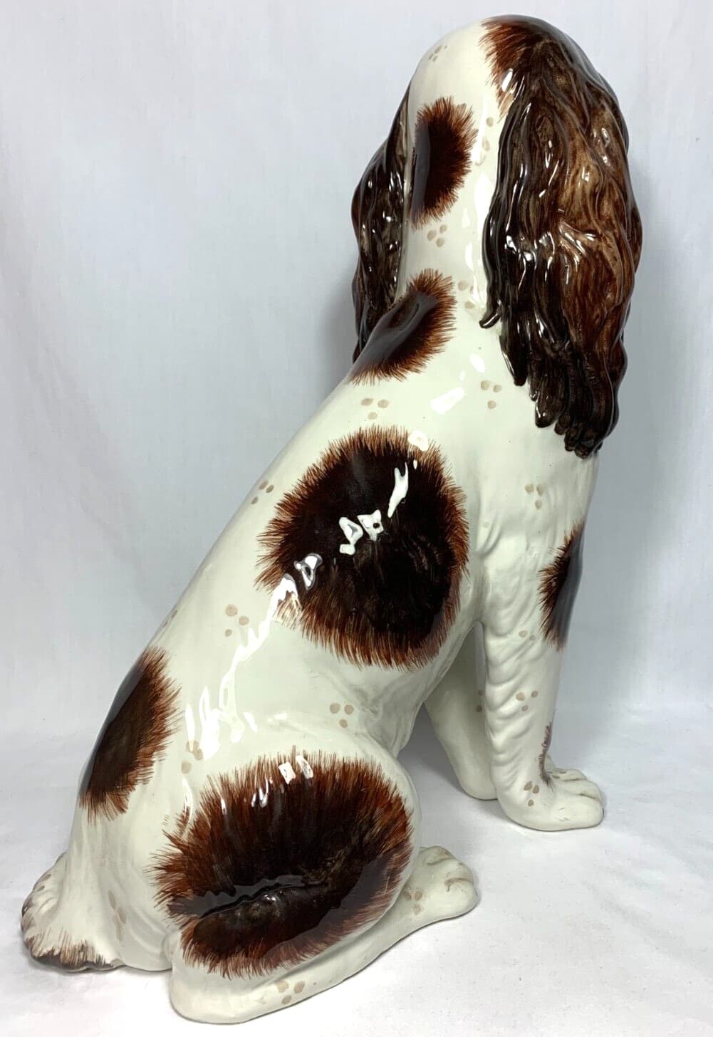 Large English Springer Spaniel Dog Figurine Sitting Patiently 17" 6