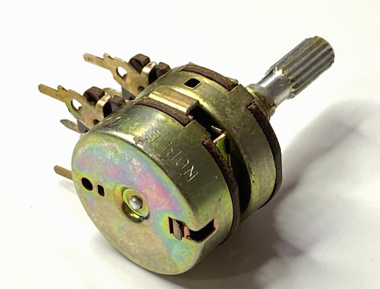 1pcs - NOBLE B-100K x2 2-Gangs DUAL Audio Potentiometer Knurled - JAPAN 3