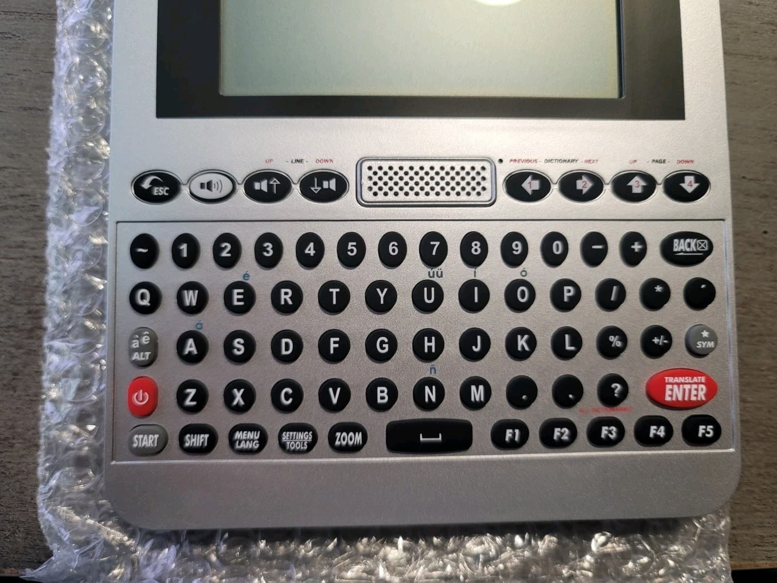 Franklin BES-2400 Digital Talking Dictionary, Bilingual Translator . OPEN BOX 4