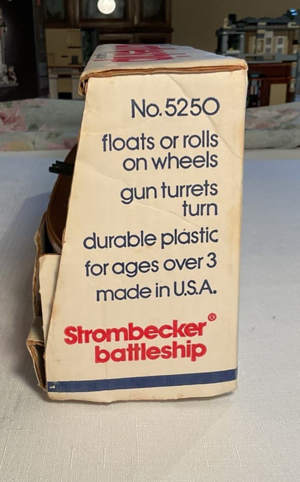 Vintage Strombecker toy Battleship #5250 1982 in original box preowned 4