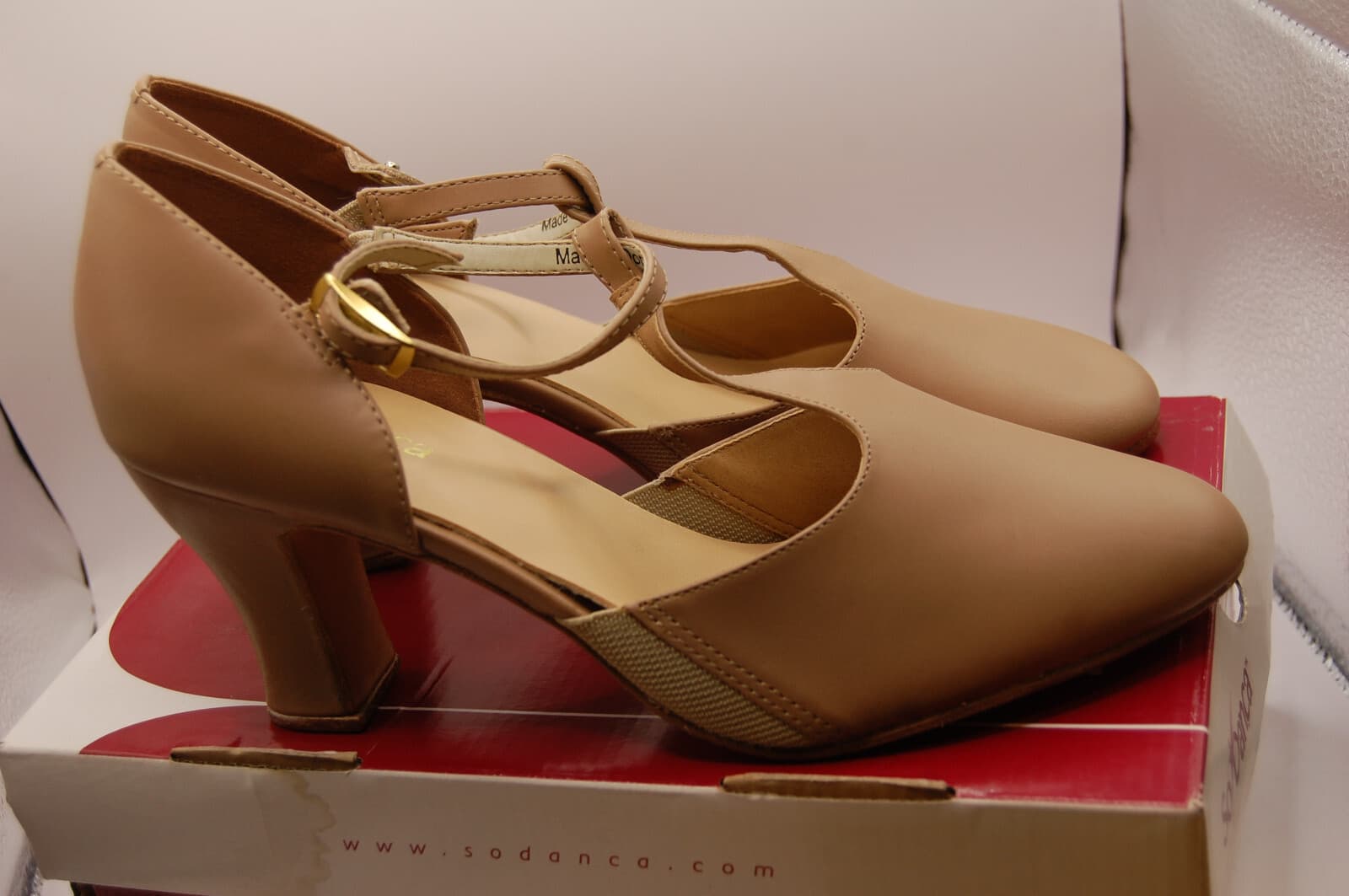 NIB So Danca Clarice CH56 2.5" Heel T-Strap Character Shoe Leather Sole 9.5 L M 3