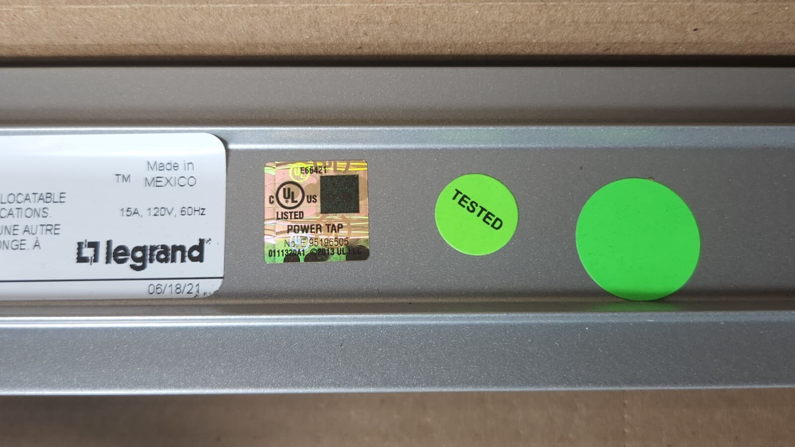 QTY x4 / NEW Legrand Wiremold UL206BC Plug-In (6) Outlet 120V 15A , 6' Cord 3