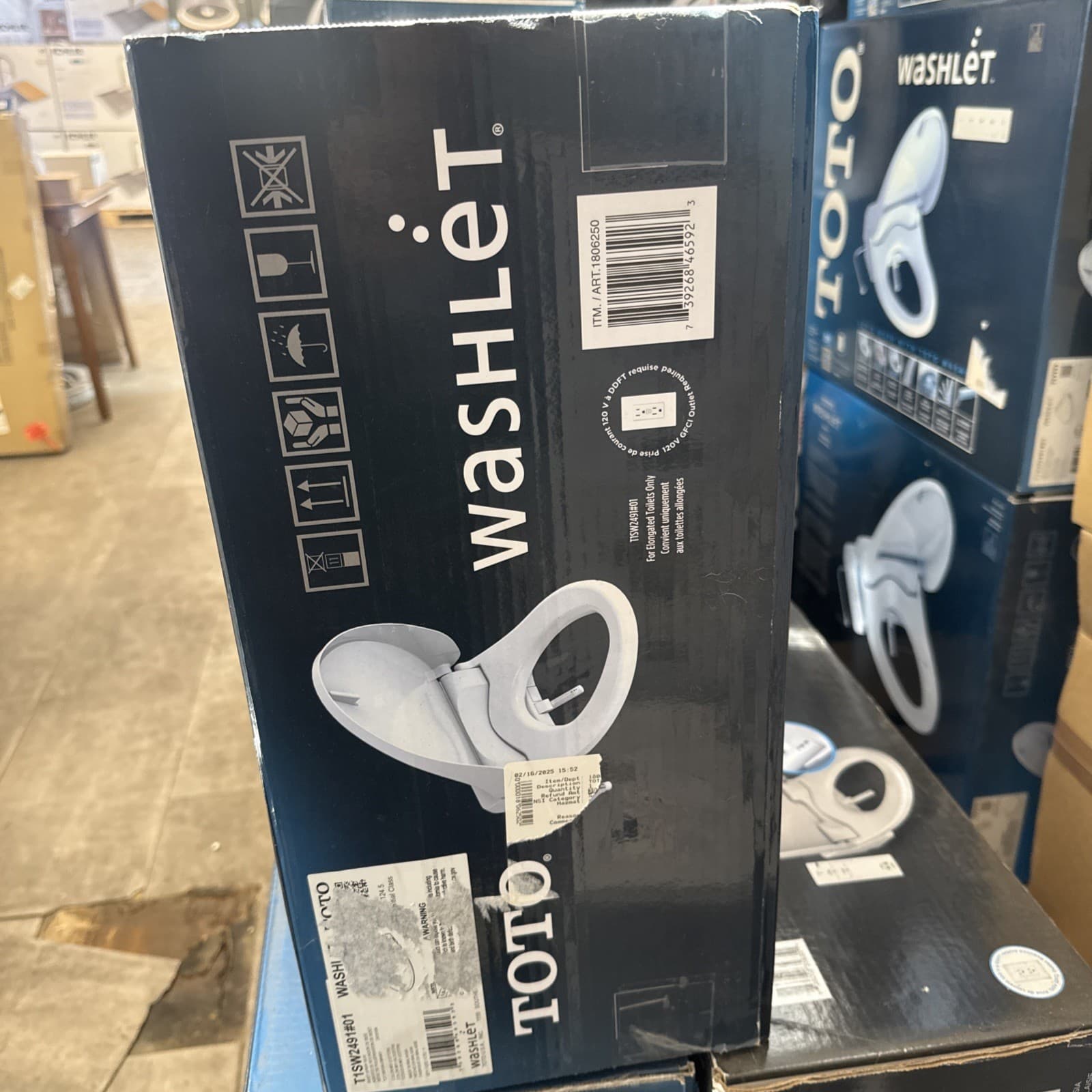 TOTO Washlet Elongated Bidet Seat with SoftClose Lid T1SW2491#01 Remote Control 4