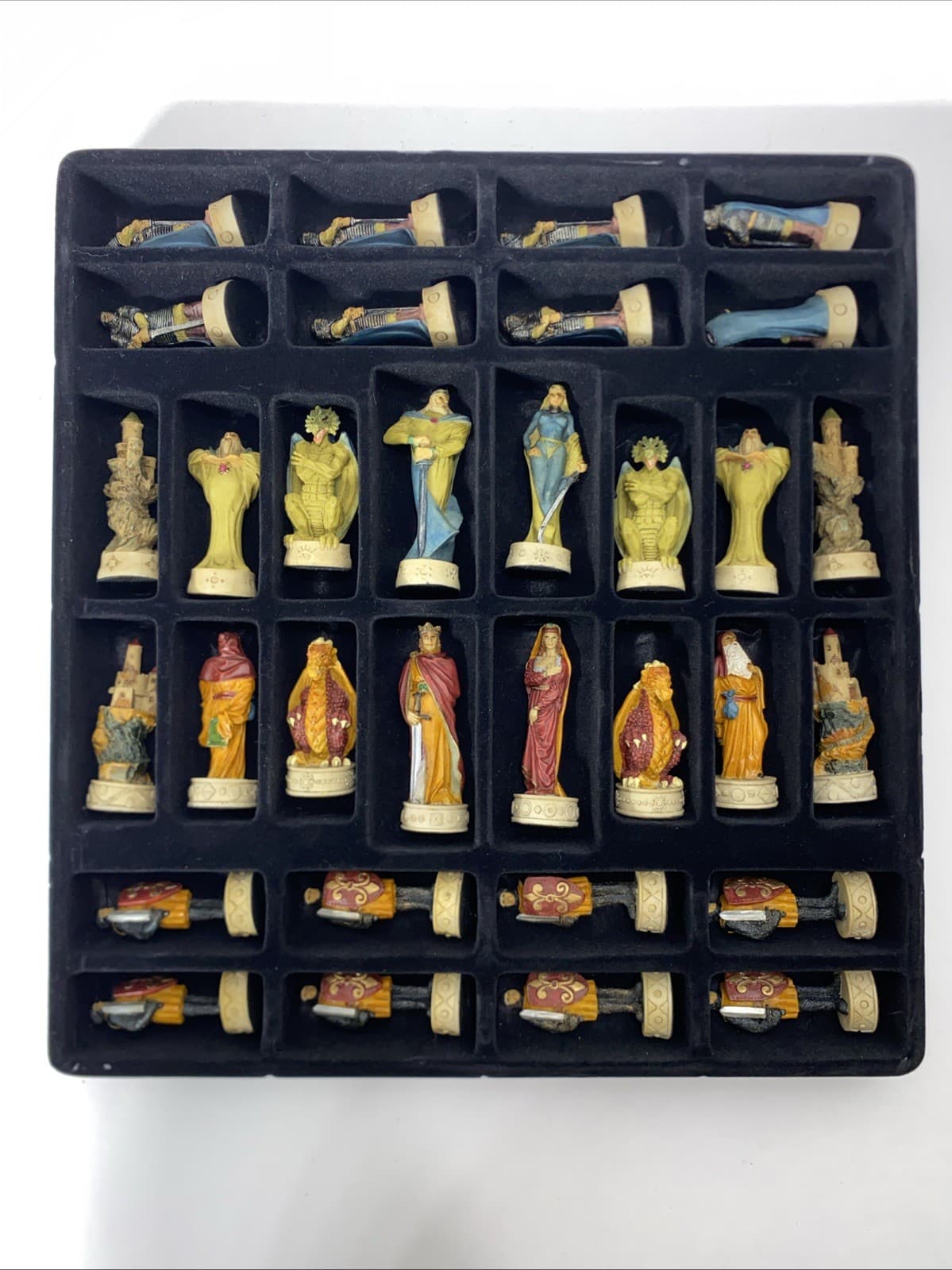 The Chessman King Arthur Fantasy Chess Set 5042 Summit Collection NIB 2