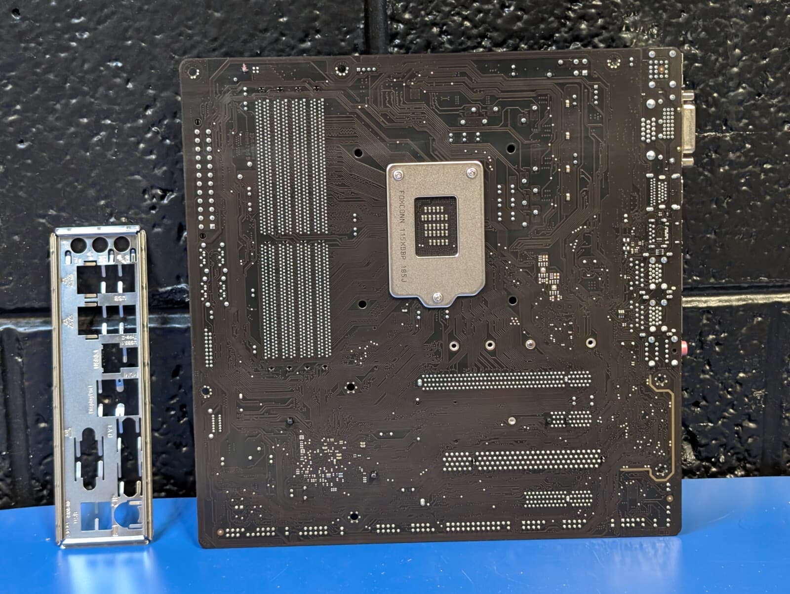 *8th + 9th Gen Only* Gigabyte Q370M D3H GSM PLUS LGA 1151 mATX Motherboard 6