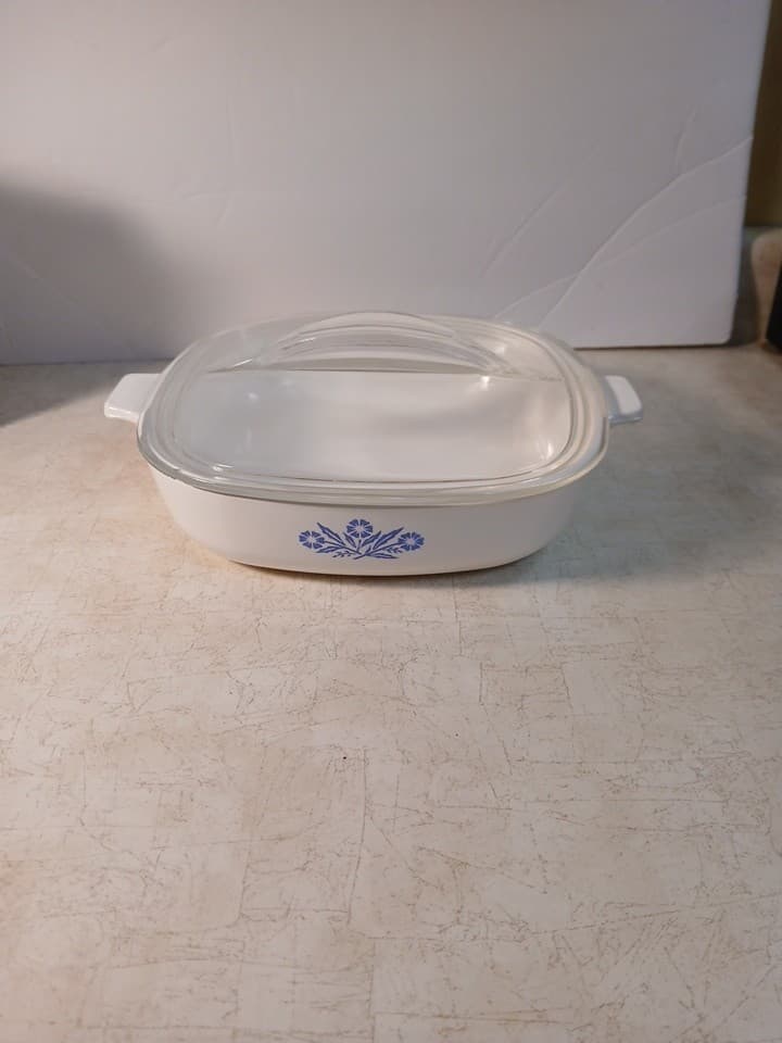 Corning Ware Blue Cornflower A-31-B 9" Casserole With Lid