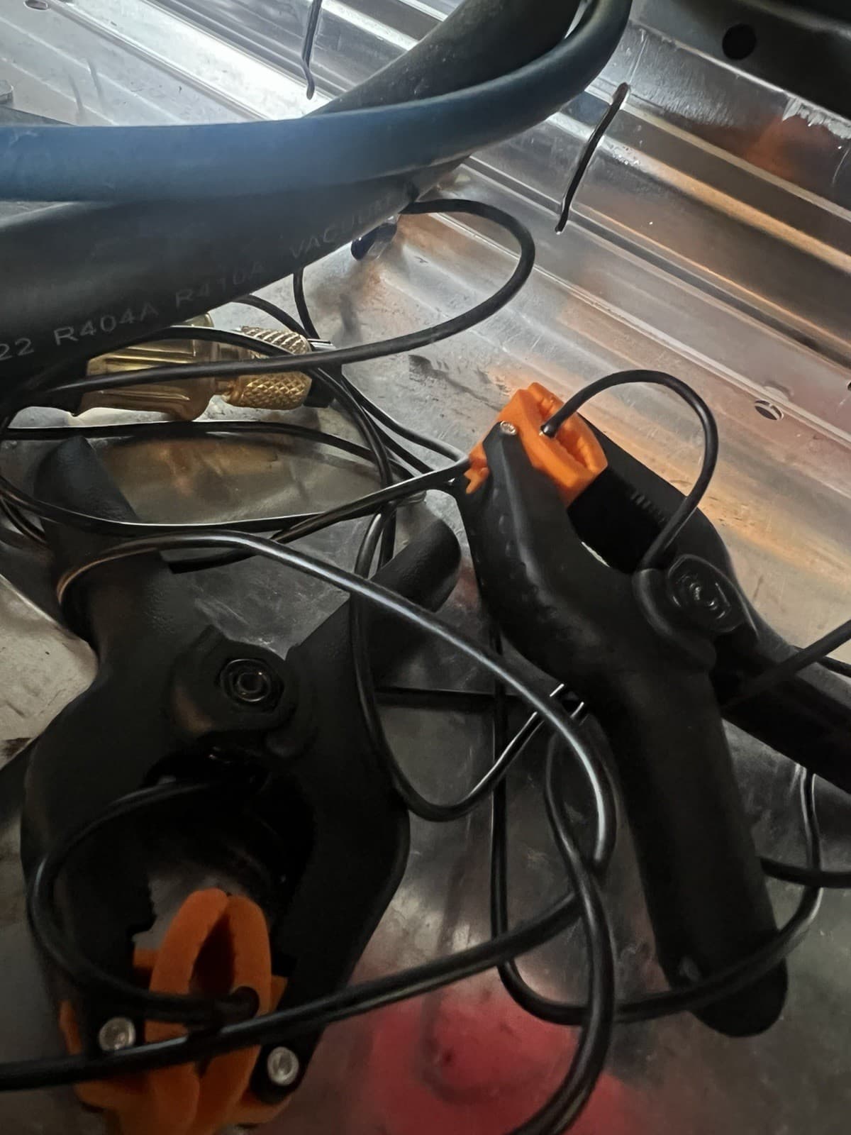 Testo 550 Digital Manifold 3 Port With Wired Temp Clamps No Hoses Included 2