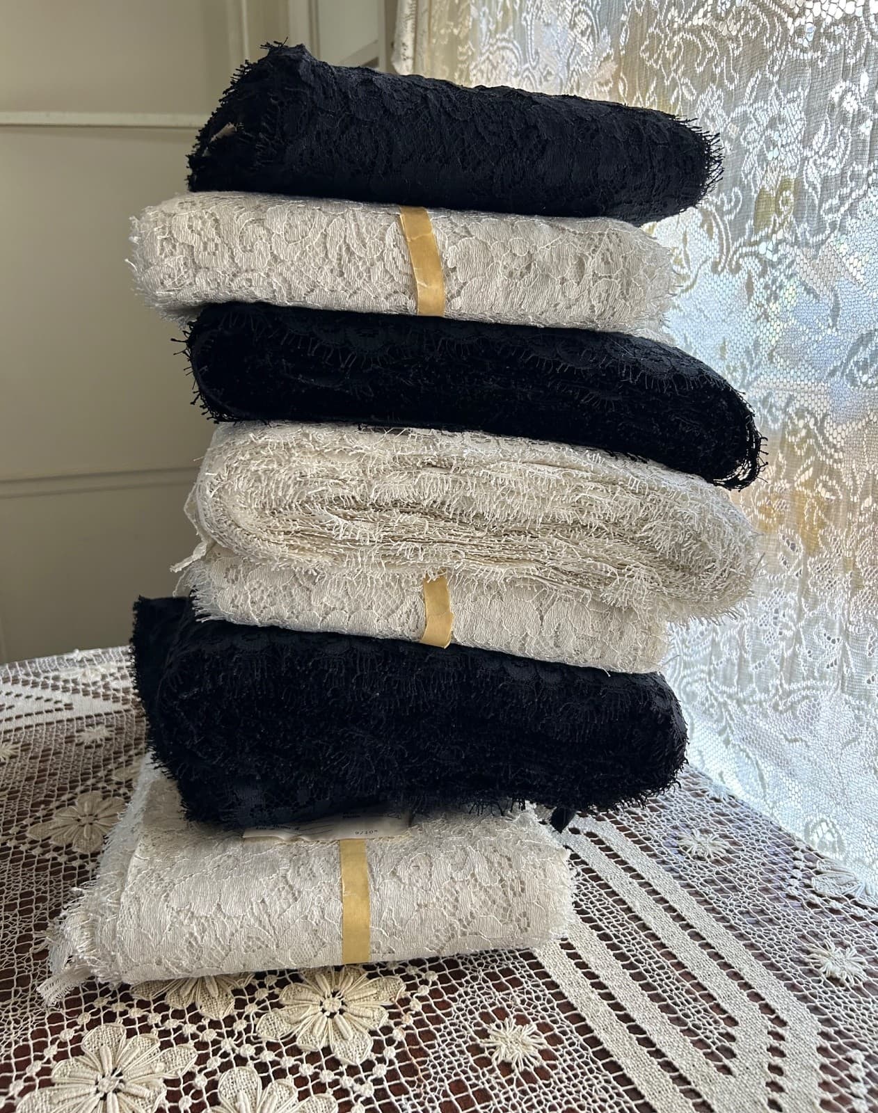 36 Yards Vintage Eyelash Lace NOS on Orig Bolts 10-12" Wide Bridal Ivory  Black 4