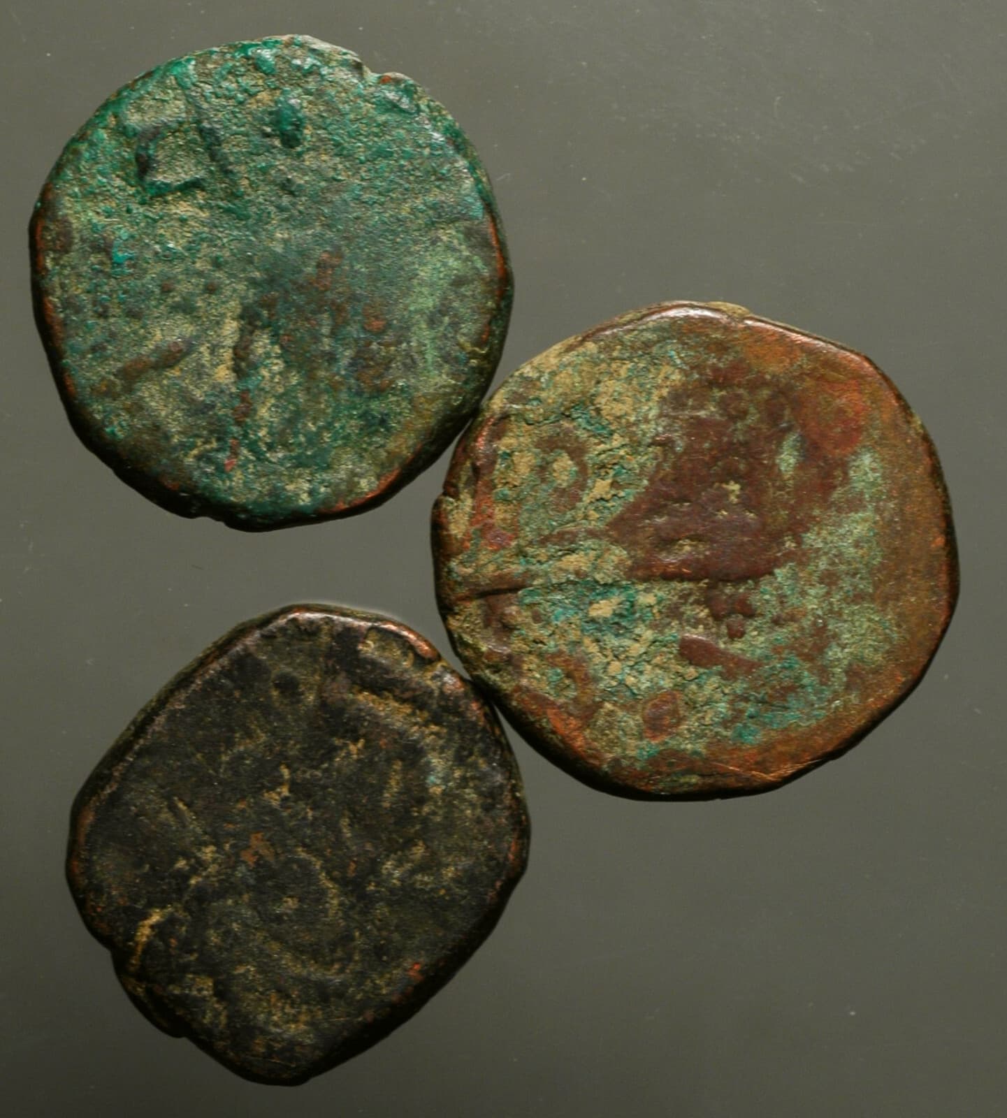 I43-17  EMPIRE OF SIKH,  Copper Pasia,   VS1885 (1828AD),   Lot of 3 coins 2