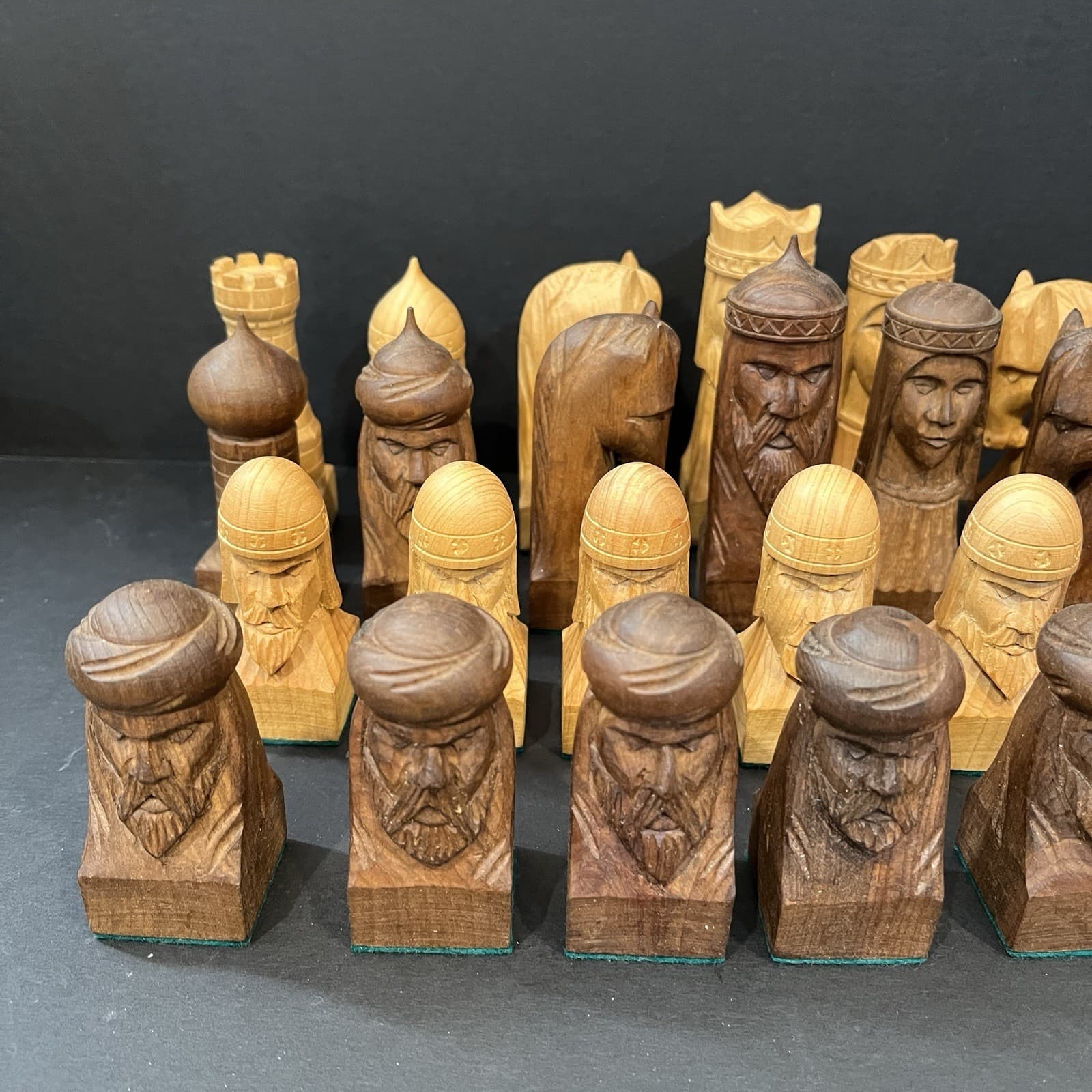 Hand Carved Wood 32 Chess Pieces Spain Crusaders & Moors Felted Bottom 5