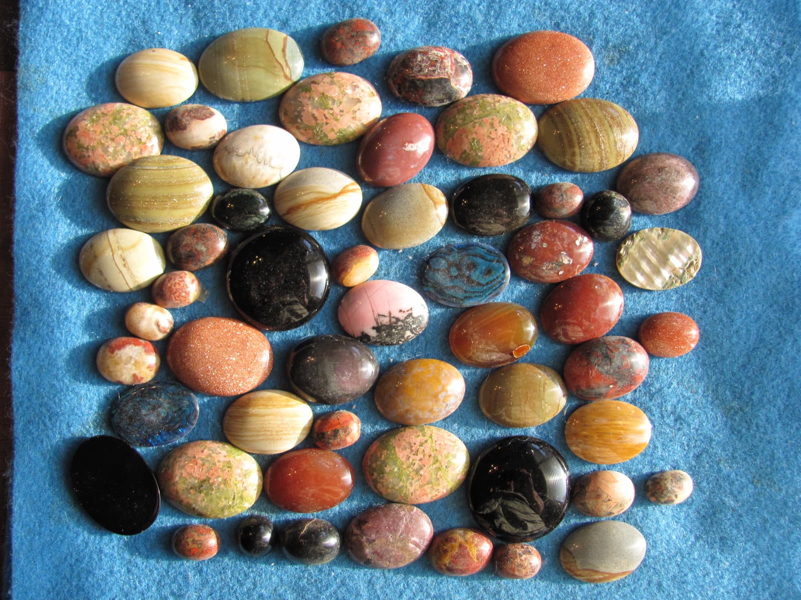   Fantastic Lot  of  57 pcs  Cabs  of mixed materials! 190 grams 3