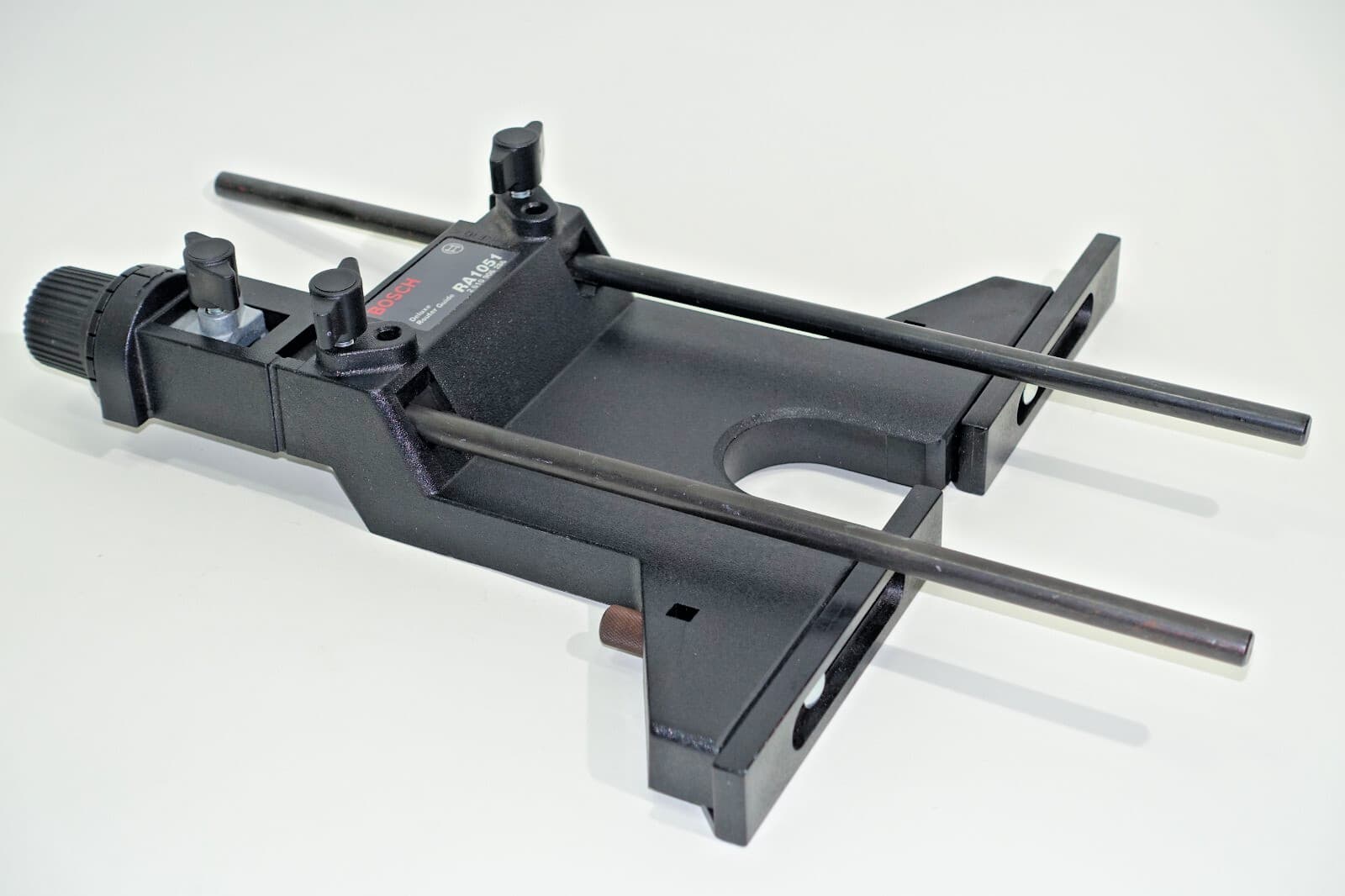 BOSCH RA1051 ADJUSTABLE EDGE GUIDE FOR ROUTER WOODWORKING 3