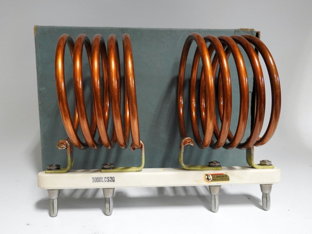 NEW UNUSED BOXED JOHNSON 1000LCS20 1000 WATT 20 METER PLUG-IN 4" DIAMETER COIL 2