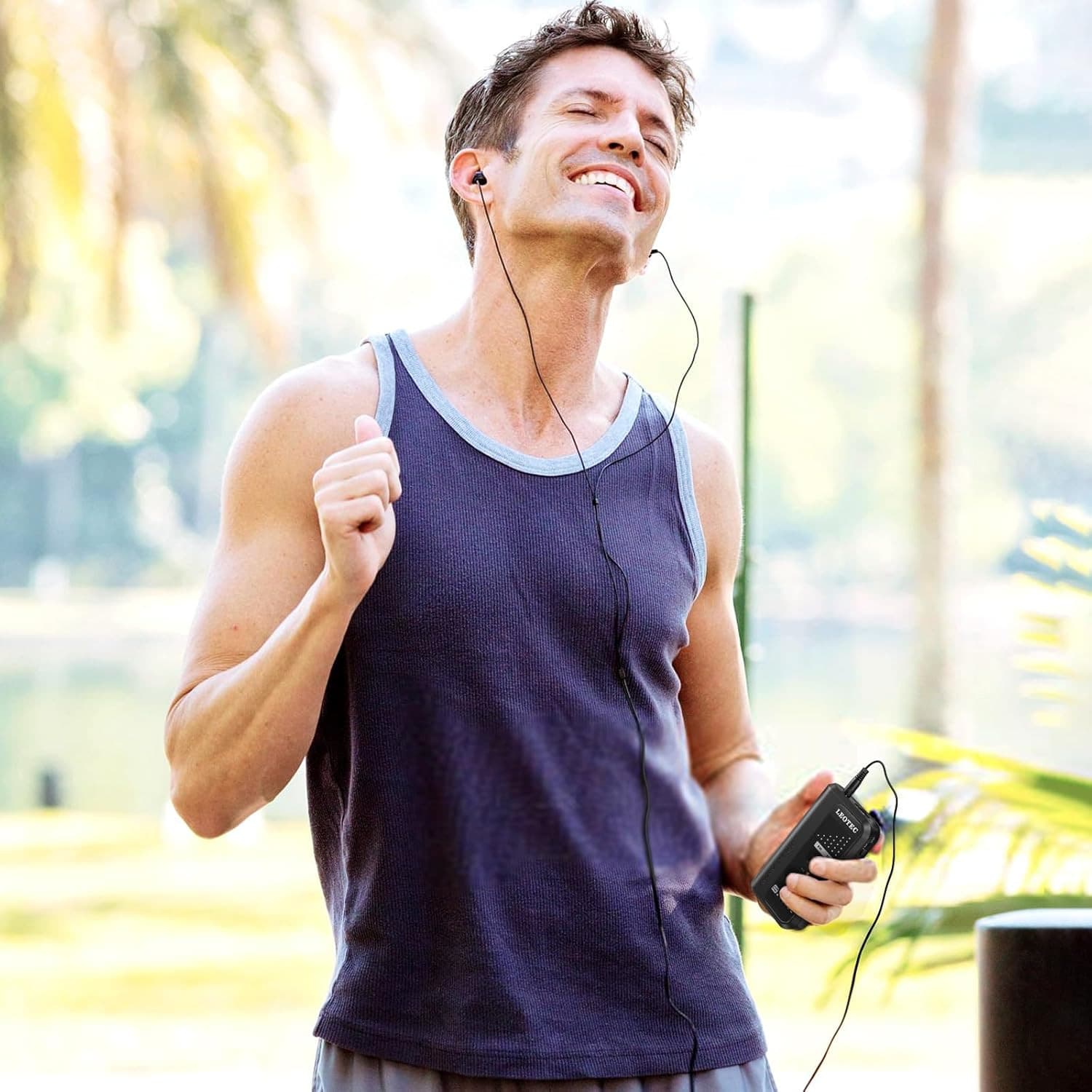 Portable Radio AM Fm,Small Pocket Radios,Stereo Sound with Earphones,2 AAA Batte 6