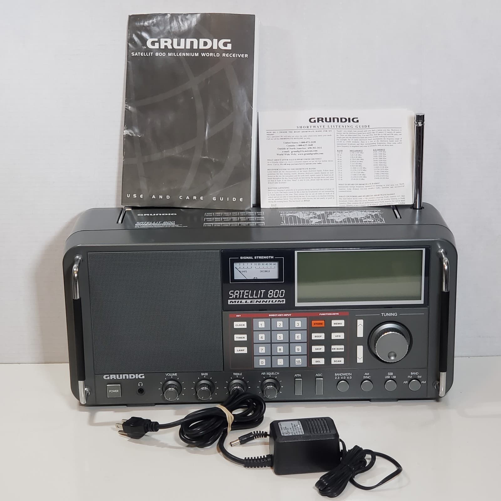 Grundig Satellit 800 Millennium Shortwave AM FM Radio Receiver w/Manual Adapter