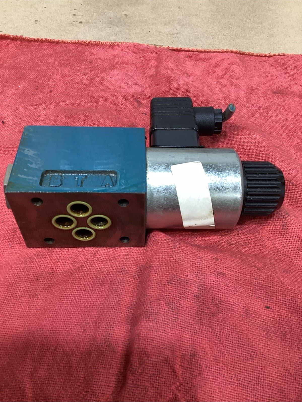 BOSCH 0 810 091 266 SOLENOID VALVE 0810091266 2