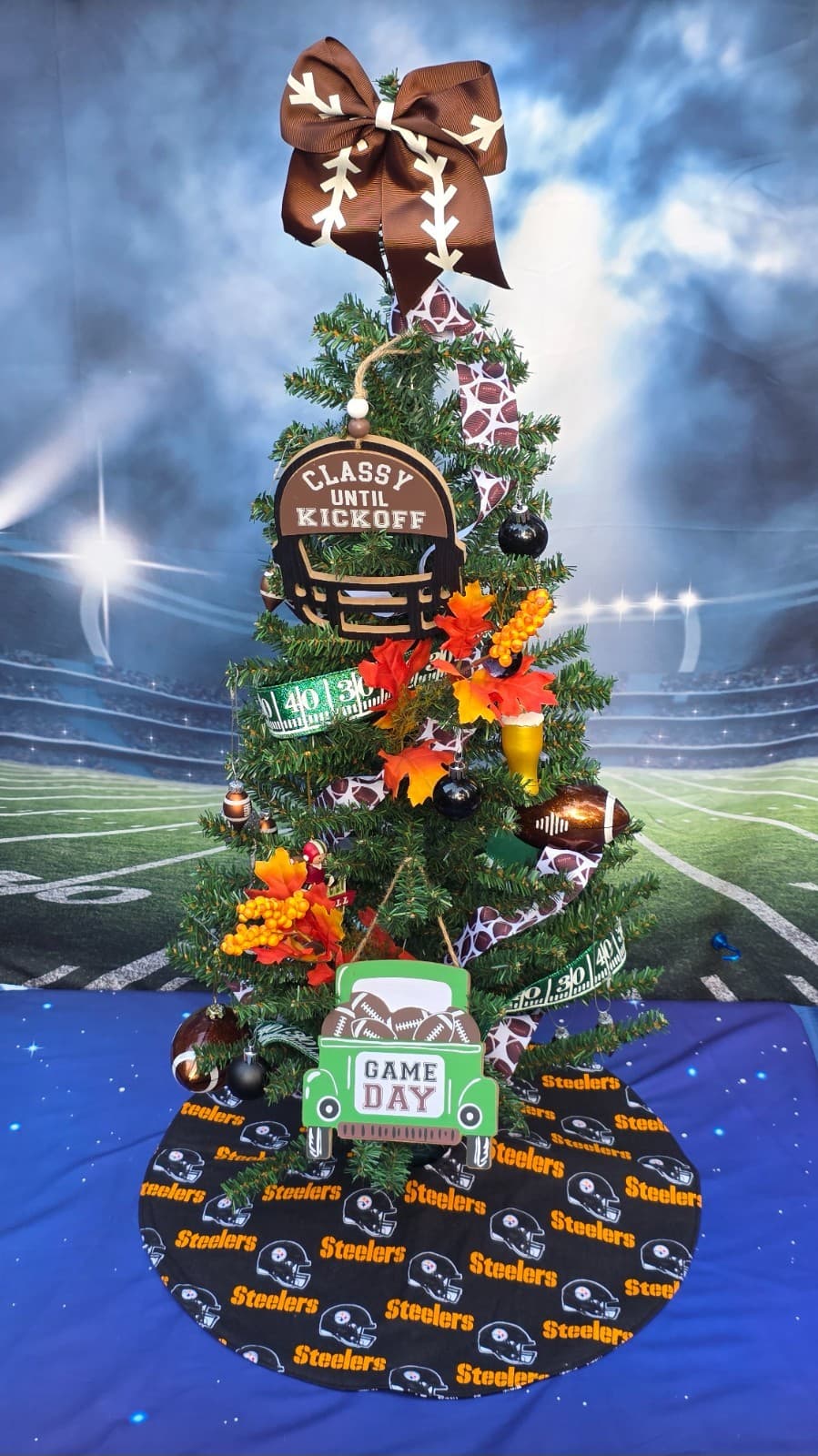 Handmade Mini 19" Christmas tree skirt NFL FOOTBALL Pittsburgh Steelers Feathers 5