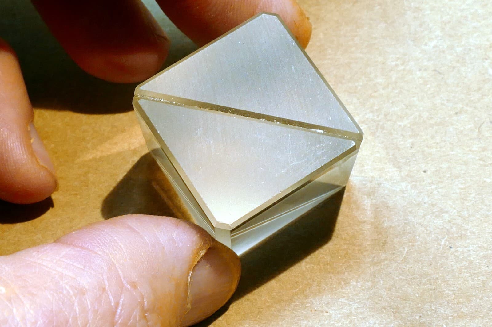25.6mm Wire Grid Polarizing Cube 1" 400-700nm 5
