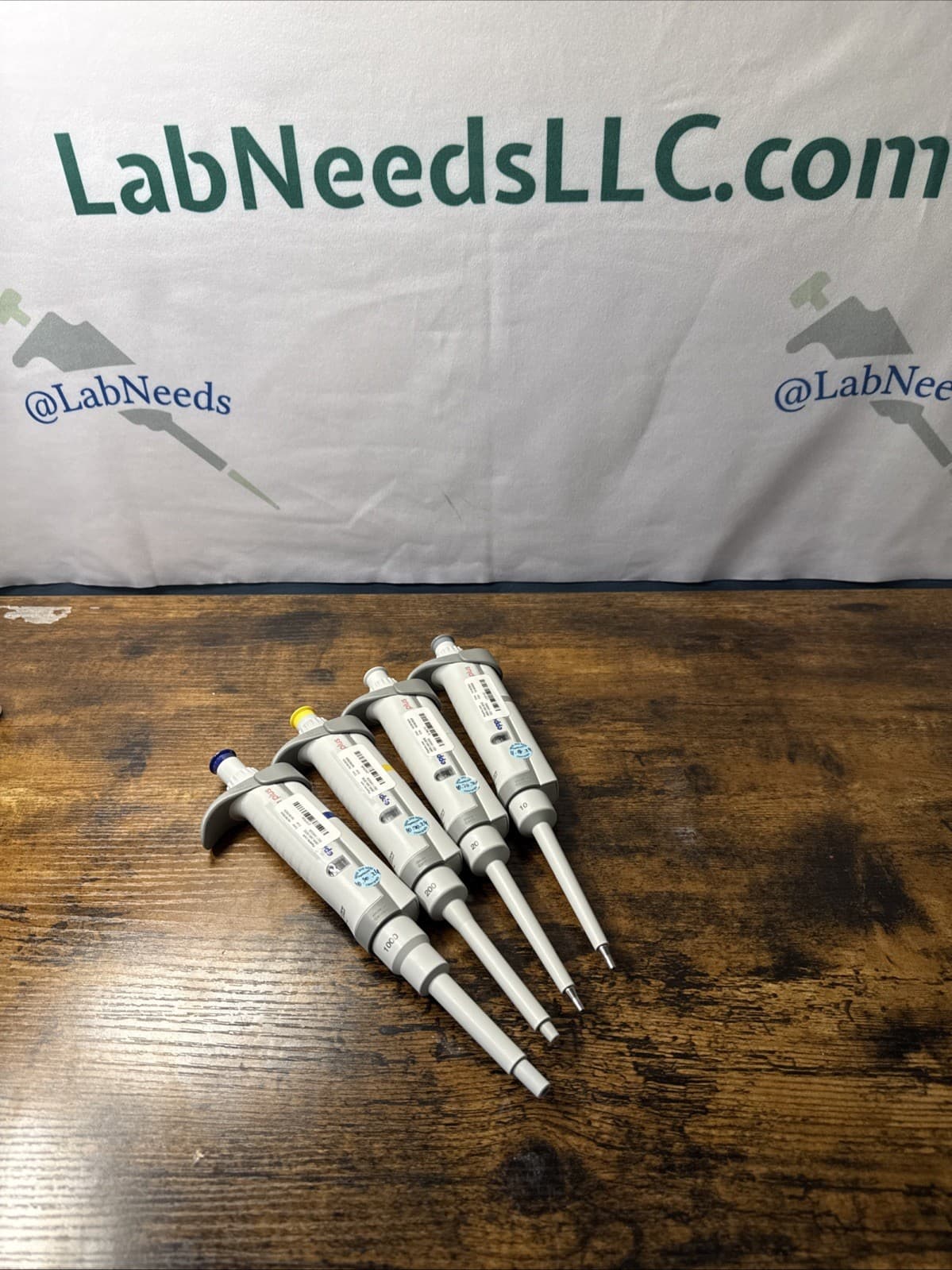 Eppendorf Research Plus Pipette set of 4 -  1000, 200, 20 & 10: Calibrated 4