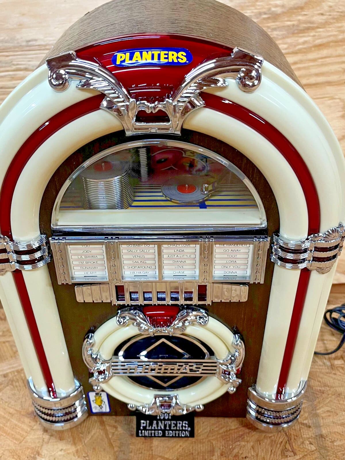 Planters Mr. Peanut Collector's Edition Radio "Thomas CR-11" Jukebox - NEW 4
