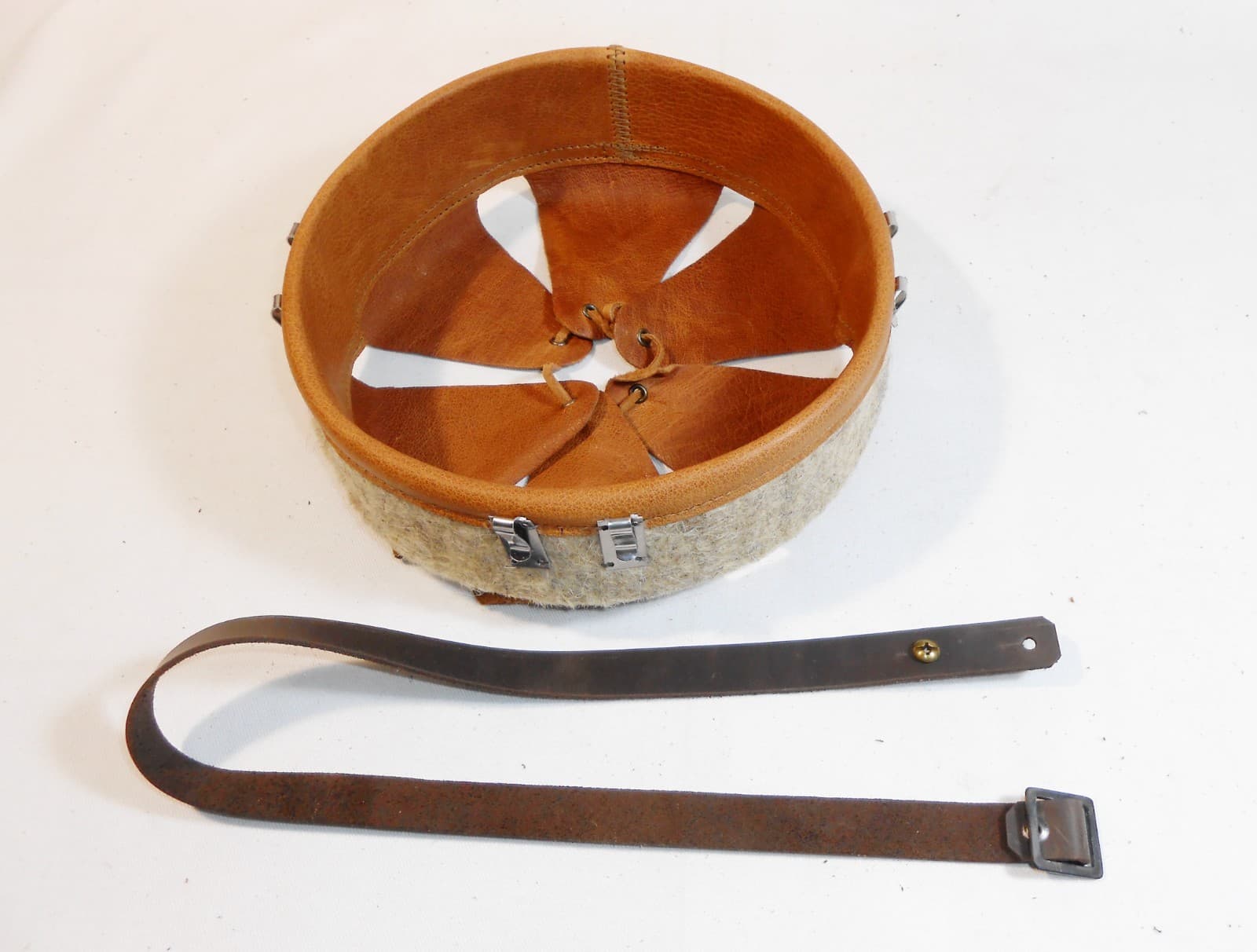 Liner helmet Adrian 1926 genuine aged leather, chinstrap, WW2. size 56 cm 6