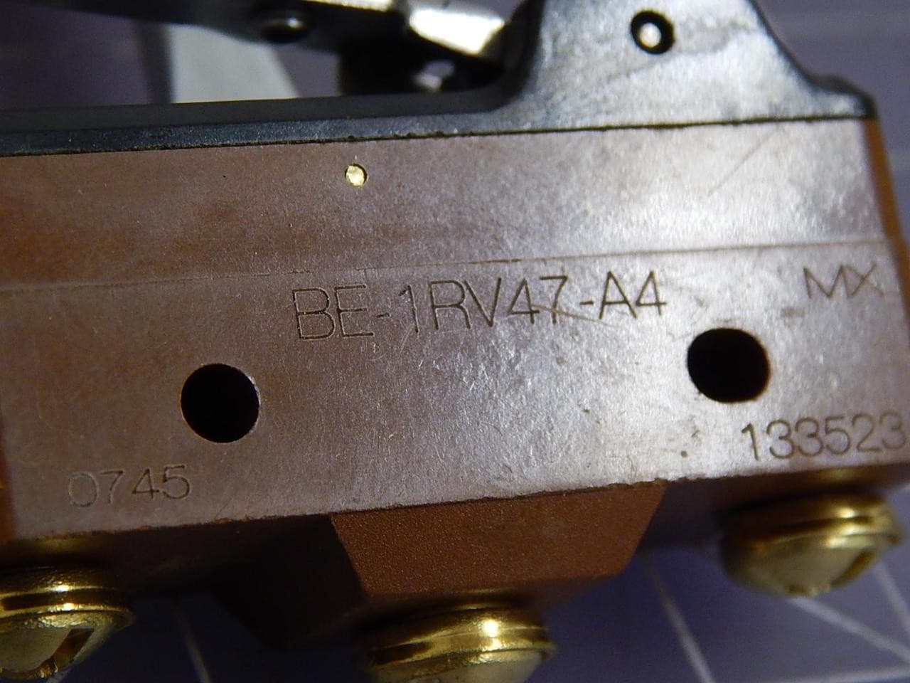 MICROSWITCH BE-1RV47-A4 BASIC / SNAP ACTION SWITCHES 25 A 125 250 OR 480 VAC 6