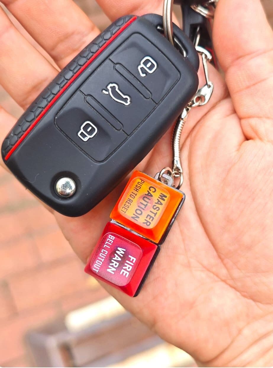 Boeing 737 Master-Caution Warning Light Keychain (One Unit) 4