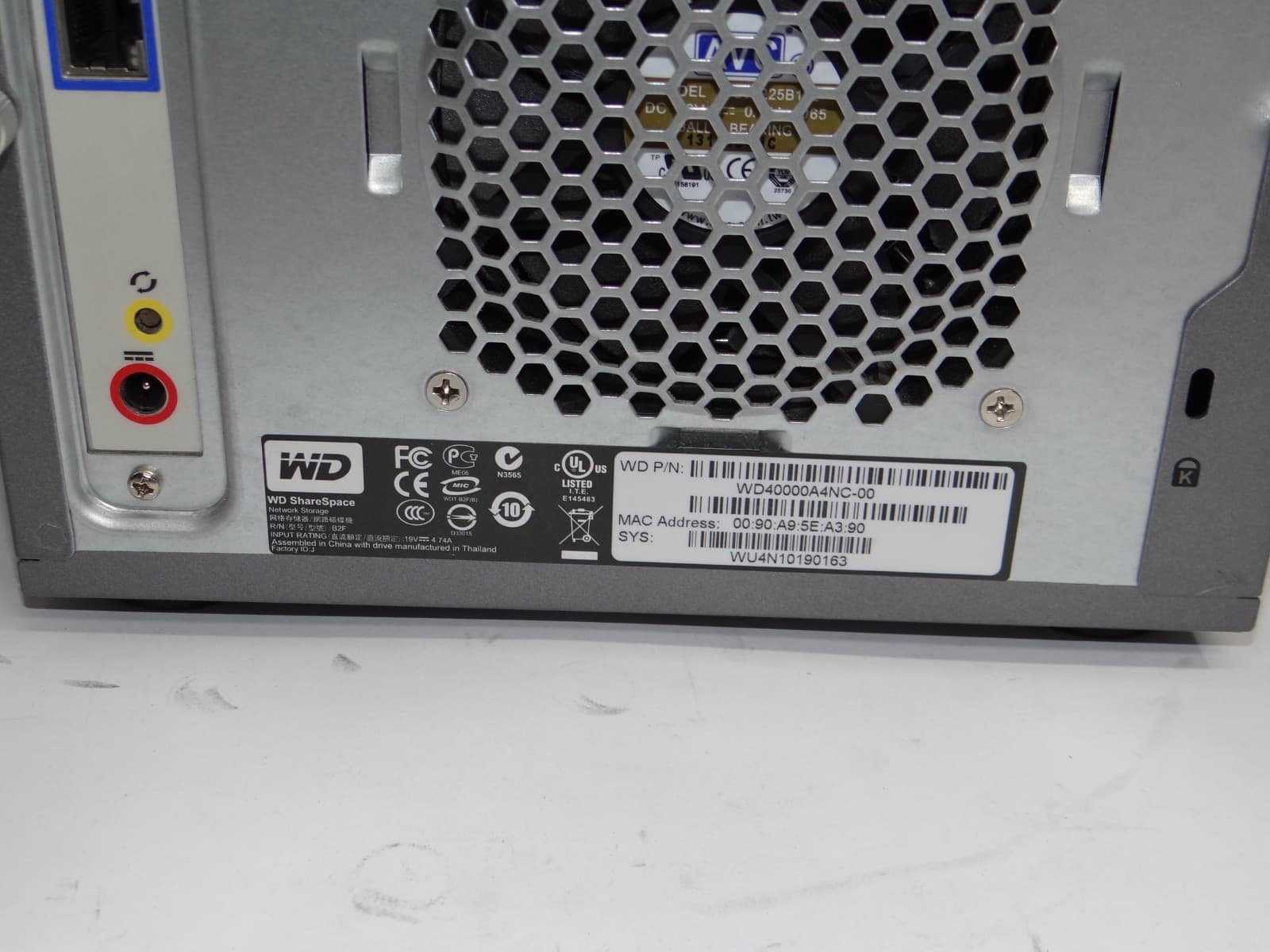 Western Digital WD40000A4NC-00 ShareSpace- NO HDD/SSD 5