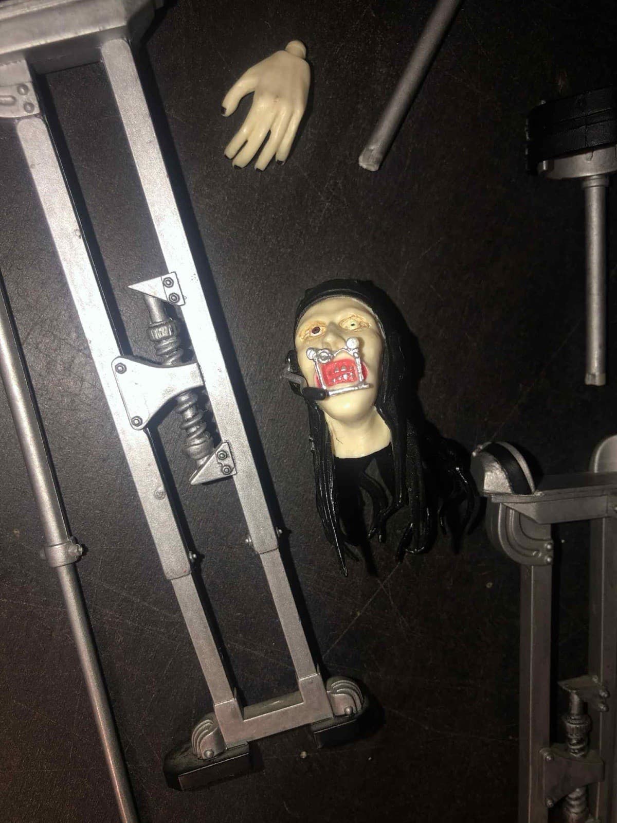 Marilyn Manson Beautiful People Figure Fewture 2002 Incomplete/Broken Crutches 3