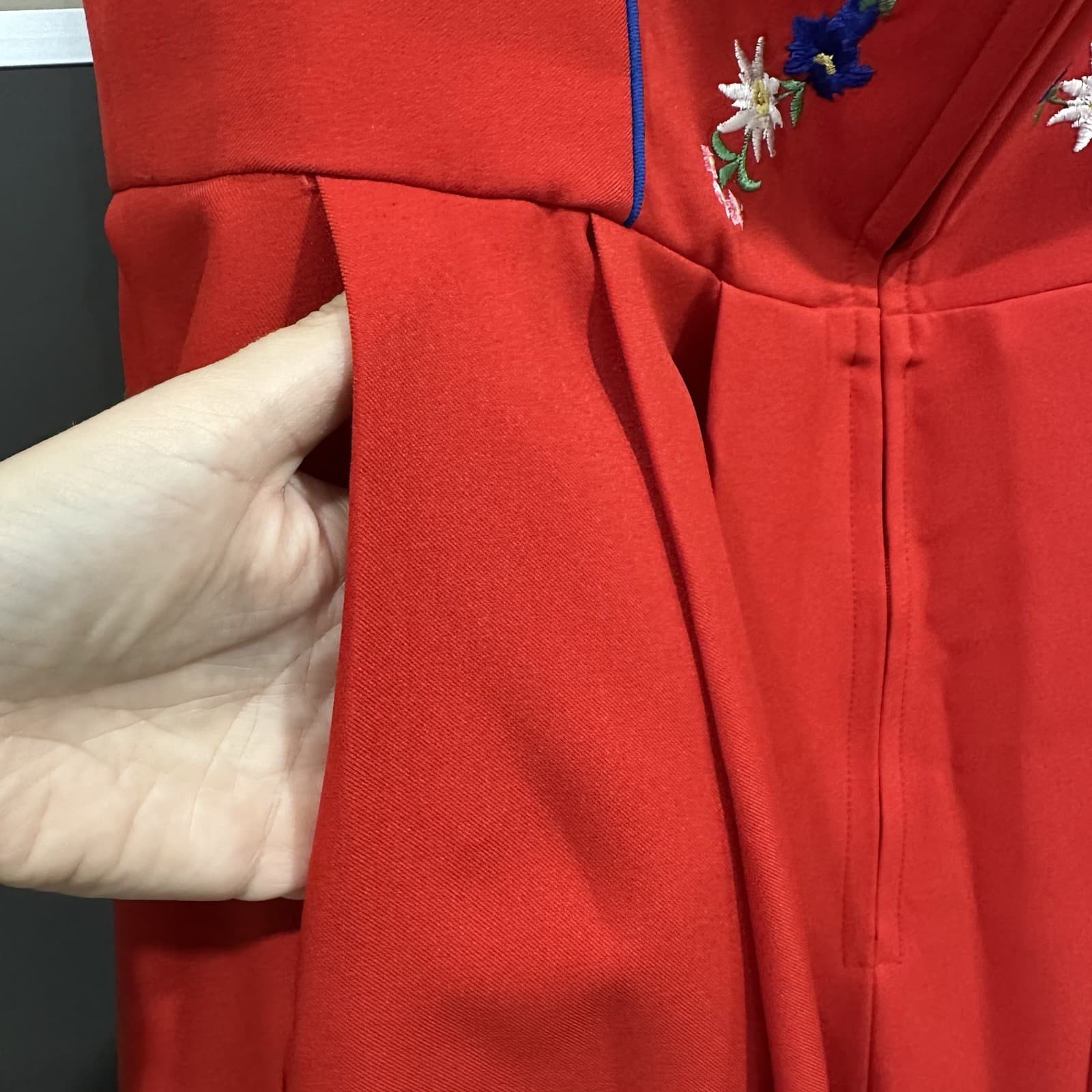 Light Trachtenhaus Embroidered Red Floral Dirndl Octoberfest  Sz 14 German Dress 3