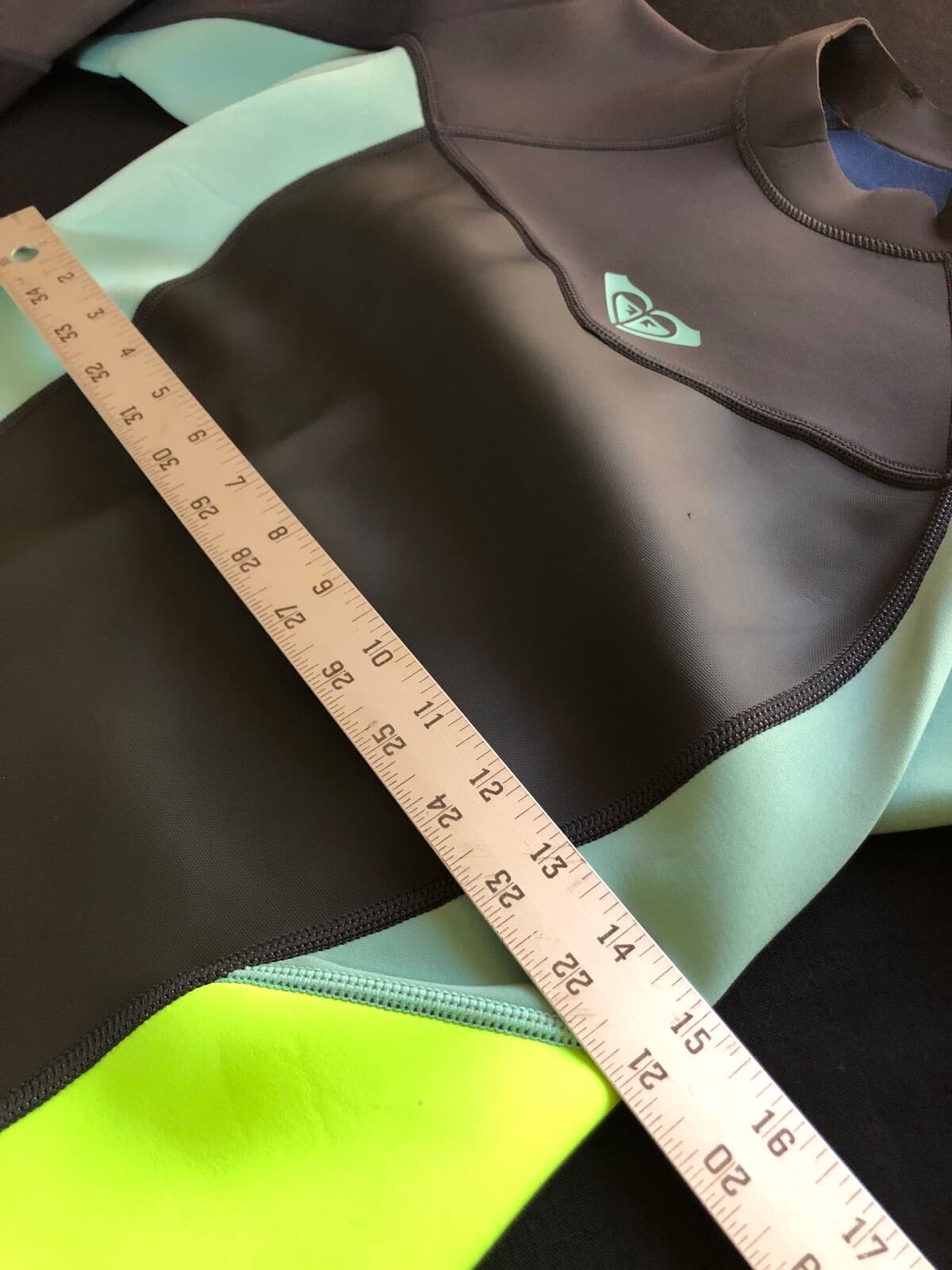 NEW Women’s Roxy Syncro Wetsuit Jacket 1.5mm Juniors Size 16 Measurements Incl 4