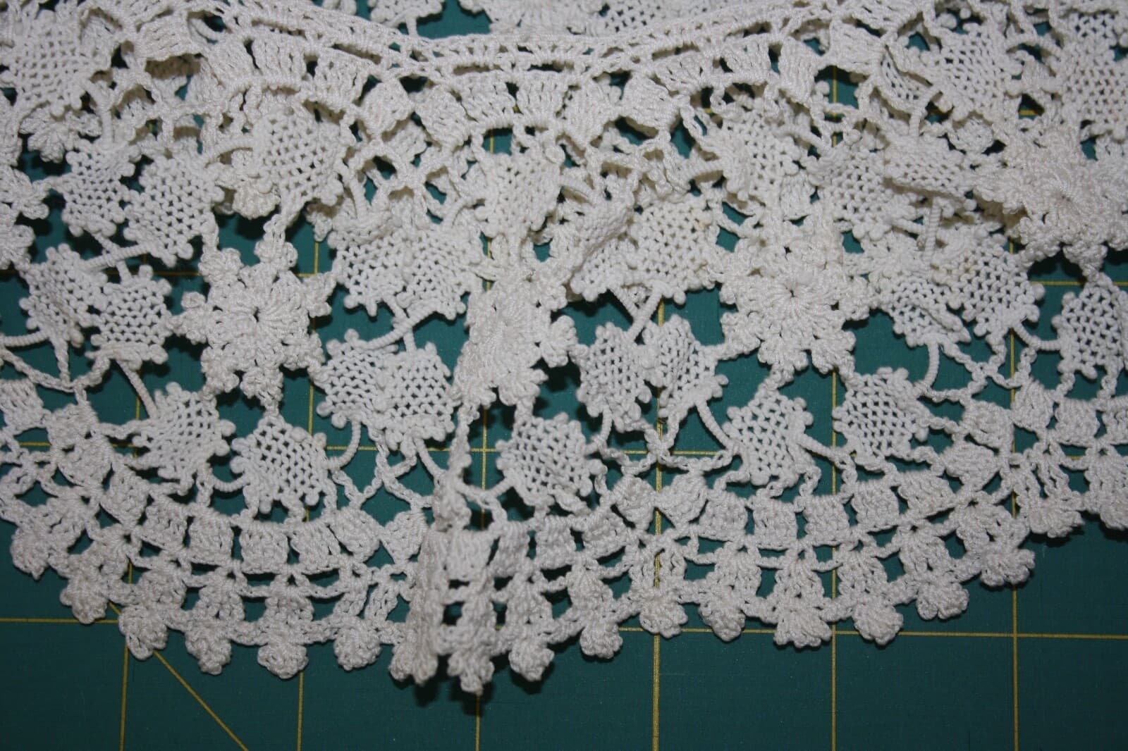 1900-20s Estate Antique Crochet 24" Circular Collar Hand Made Natural 4"w xlnt 4