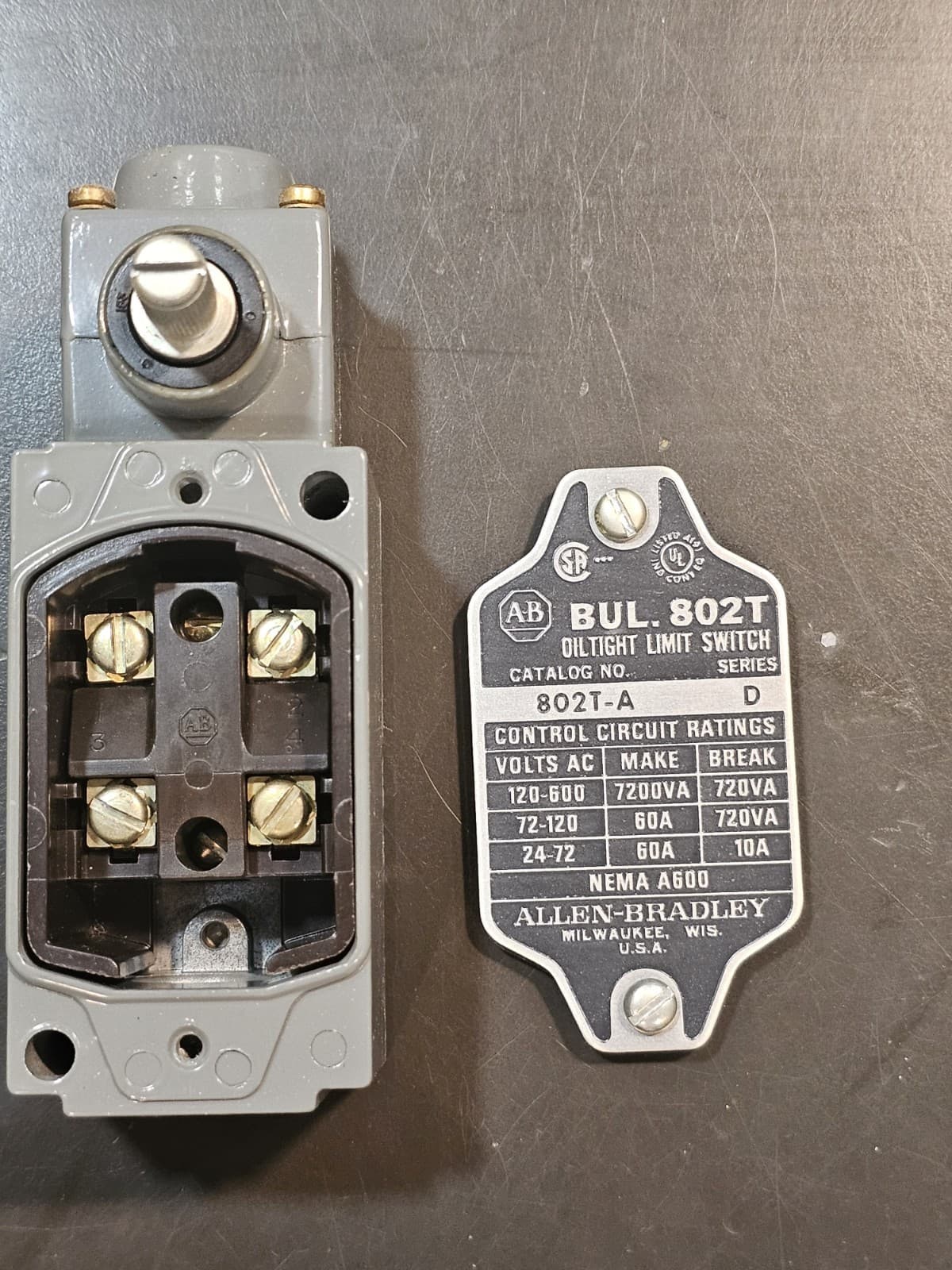 Allen-Bradley 802T-A Oil Tight Limit Switch 4