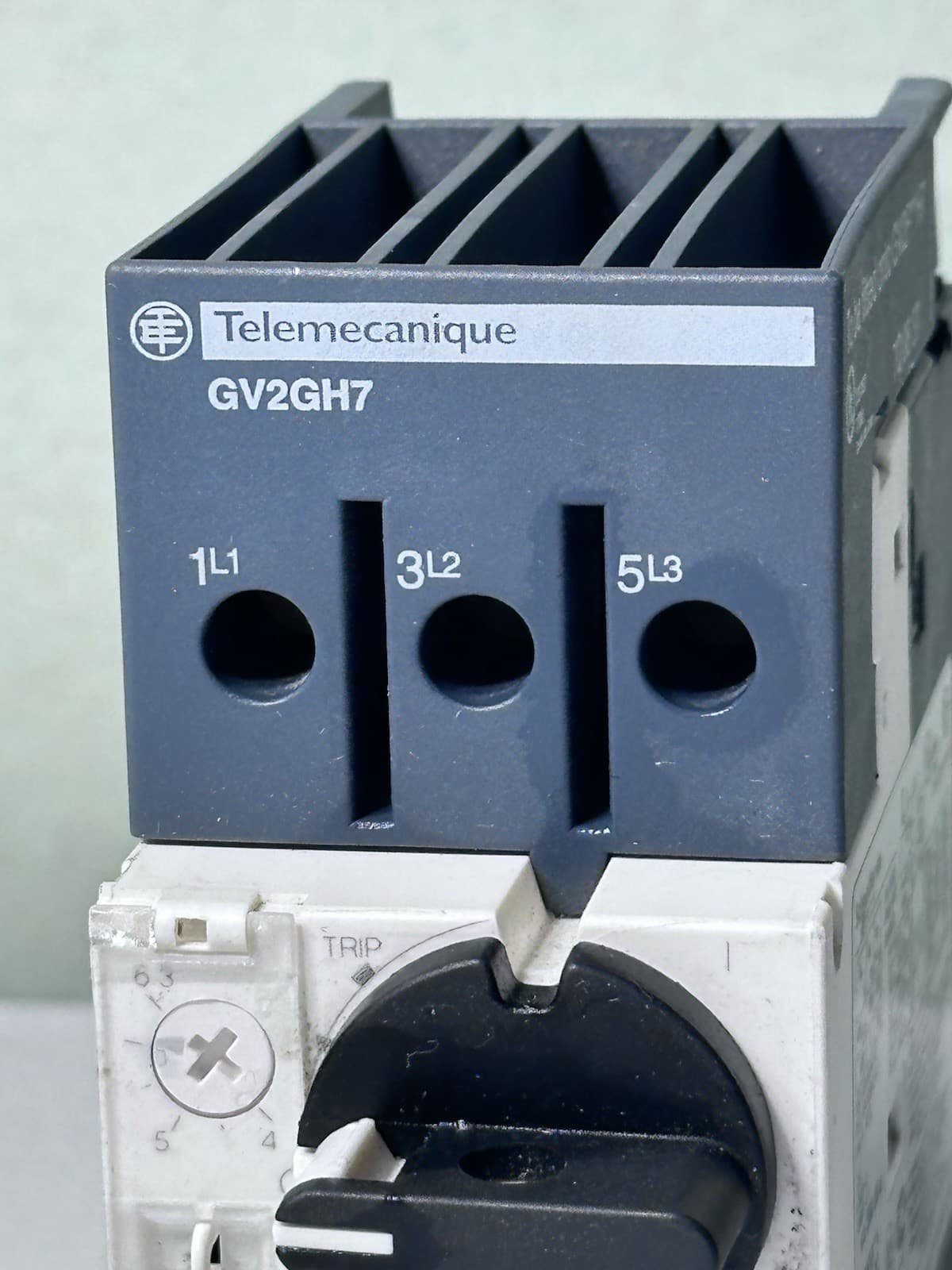 Lot Of  2 Schneider GV2-P10H7 4-6.3A Circuit Breaker Motor Starter 3