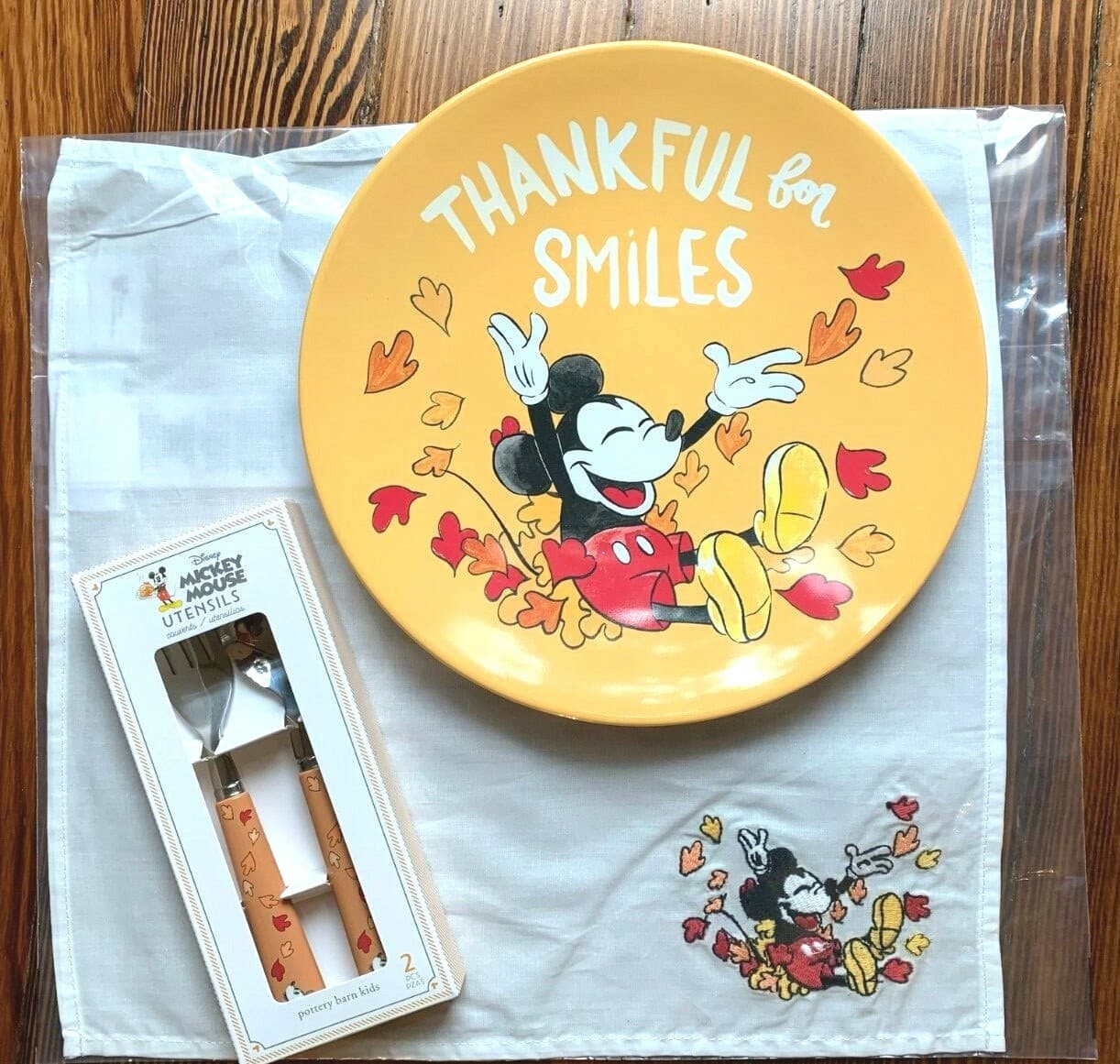 Pottery Barn Disney Mickey Mouse Napkin Thanksgiving party holiday school SET / 2