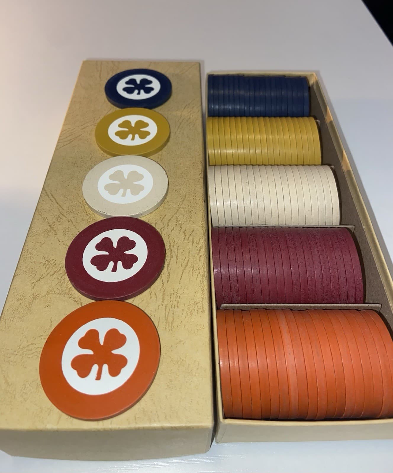 1905 Inlaid Shamrock Poker Chips.  Set Of 100.  Mint Condition. 2