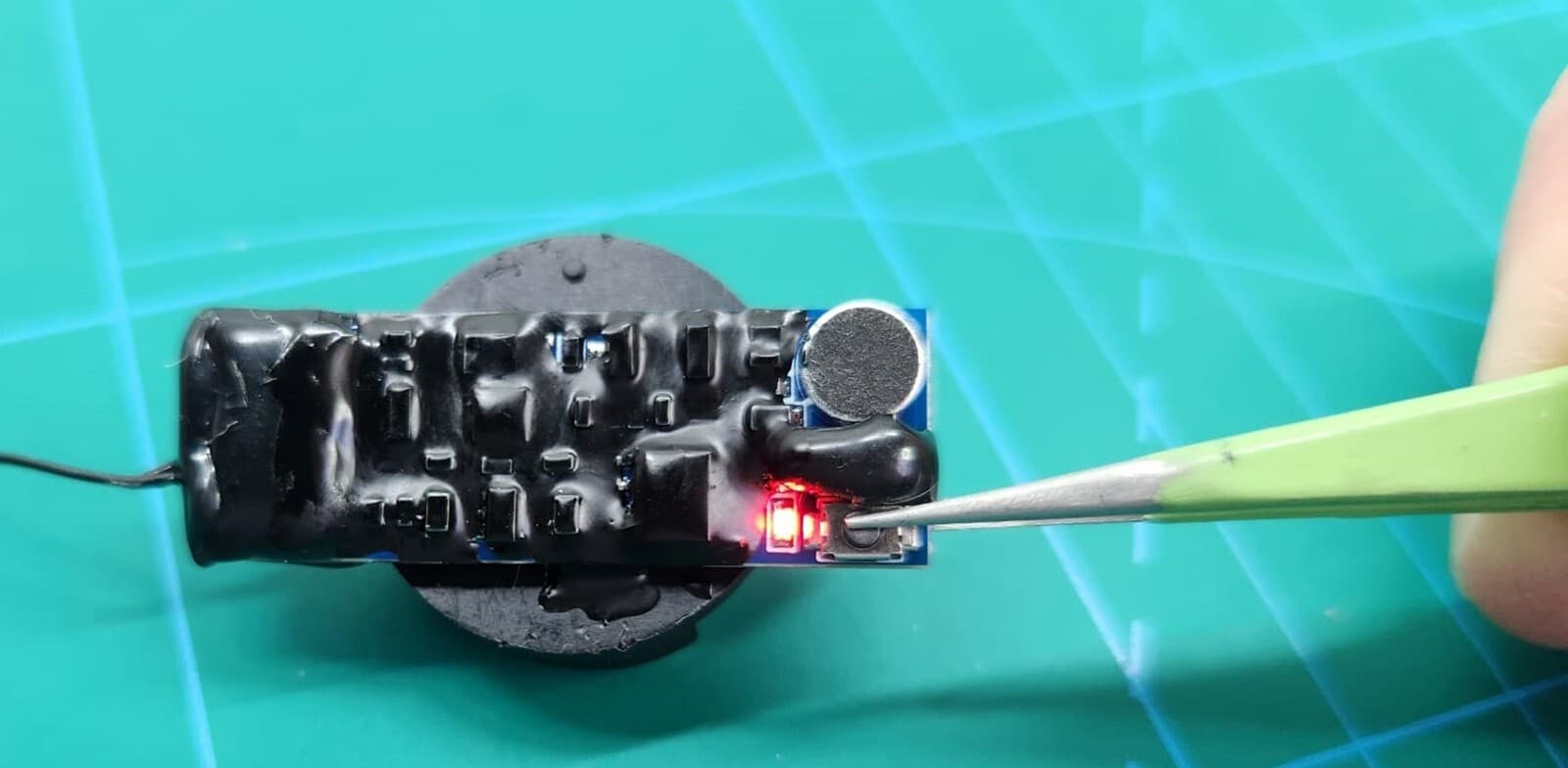 SET Micro Spy Bug operating outside FM broadcasting area and special FM receiver 3