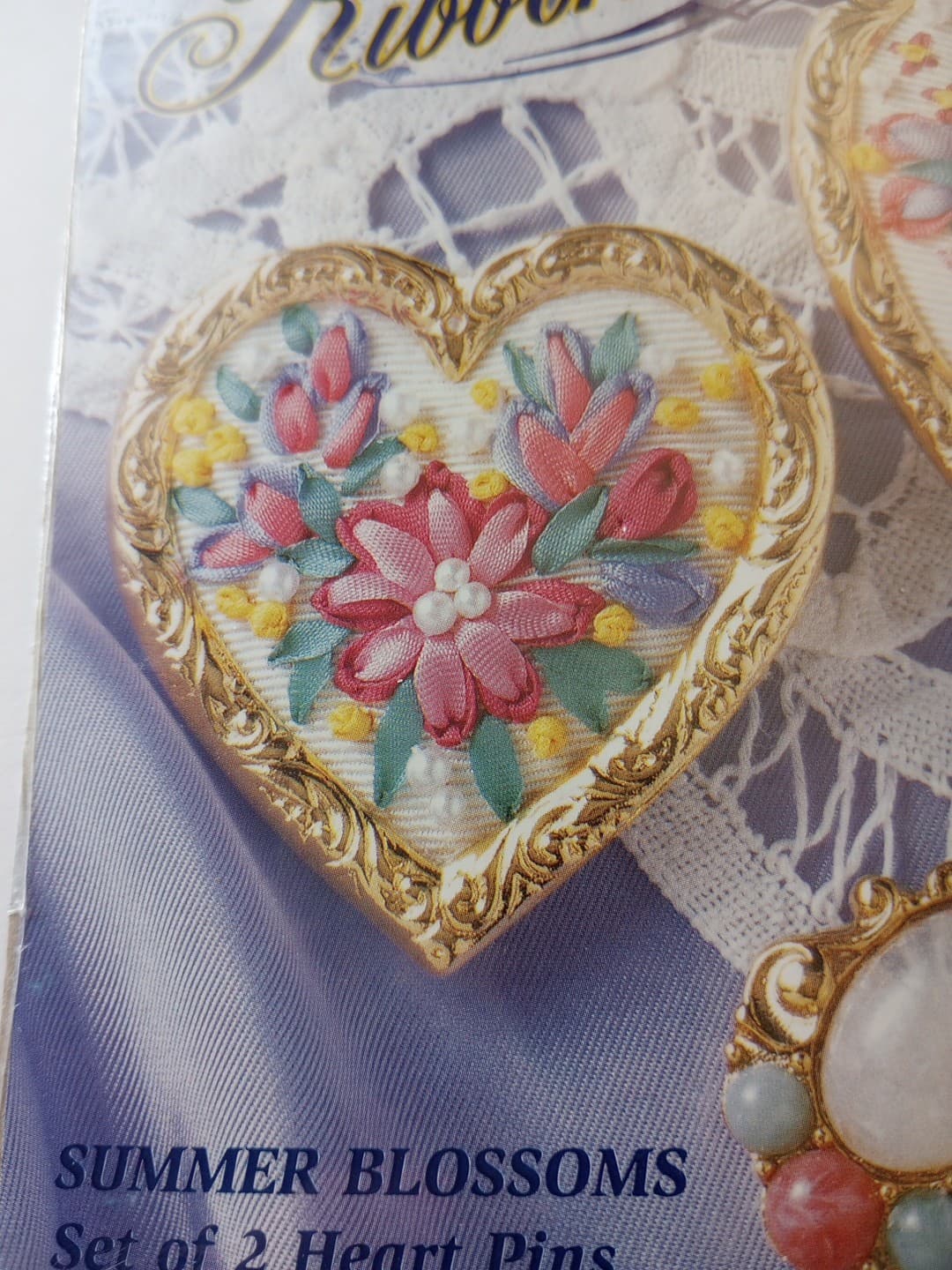 New Bucilla Ribbon Embroidery Summer Blossoms 2" Heart Pins 40998  2