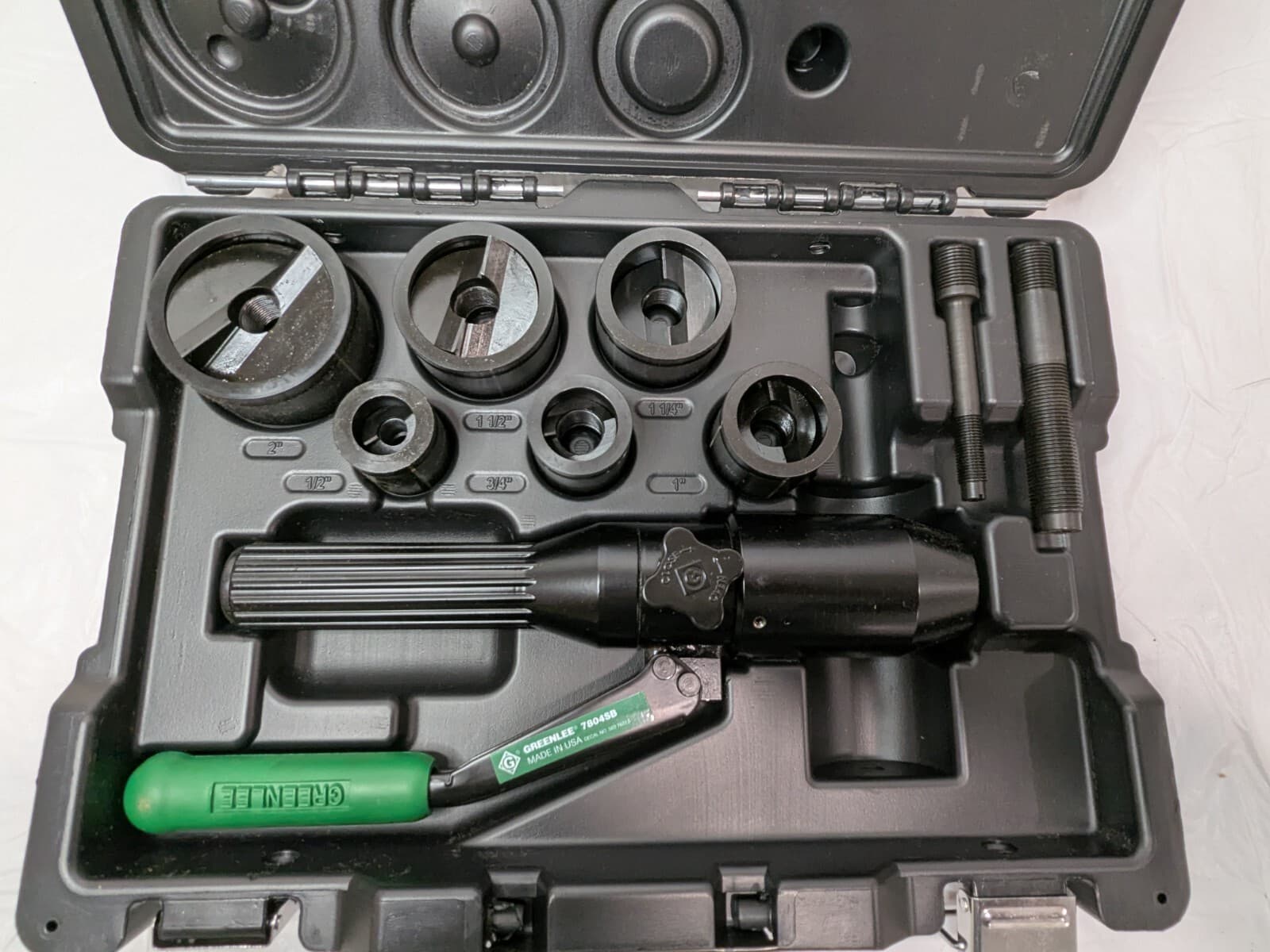 Greenlee Quick Draw 8-Ton Hydraulic Knockout Kit w/SlugBuster 1/2" to 2" 7806SB 2