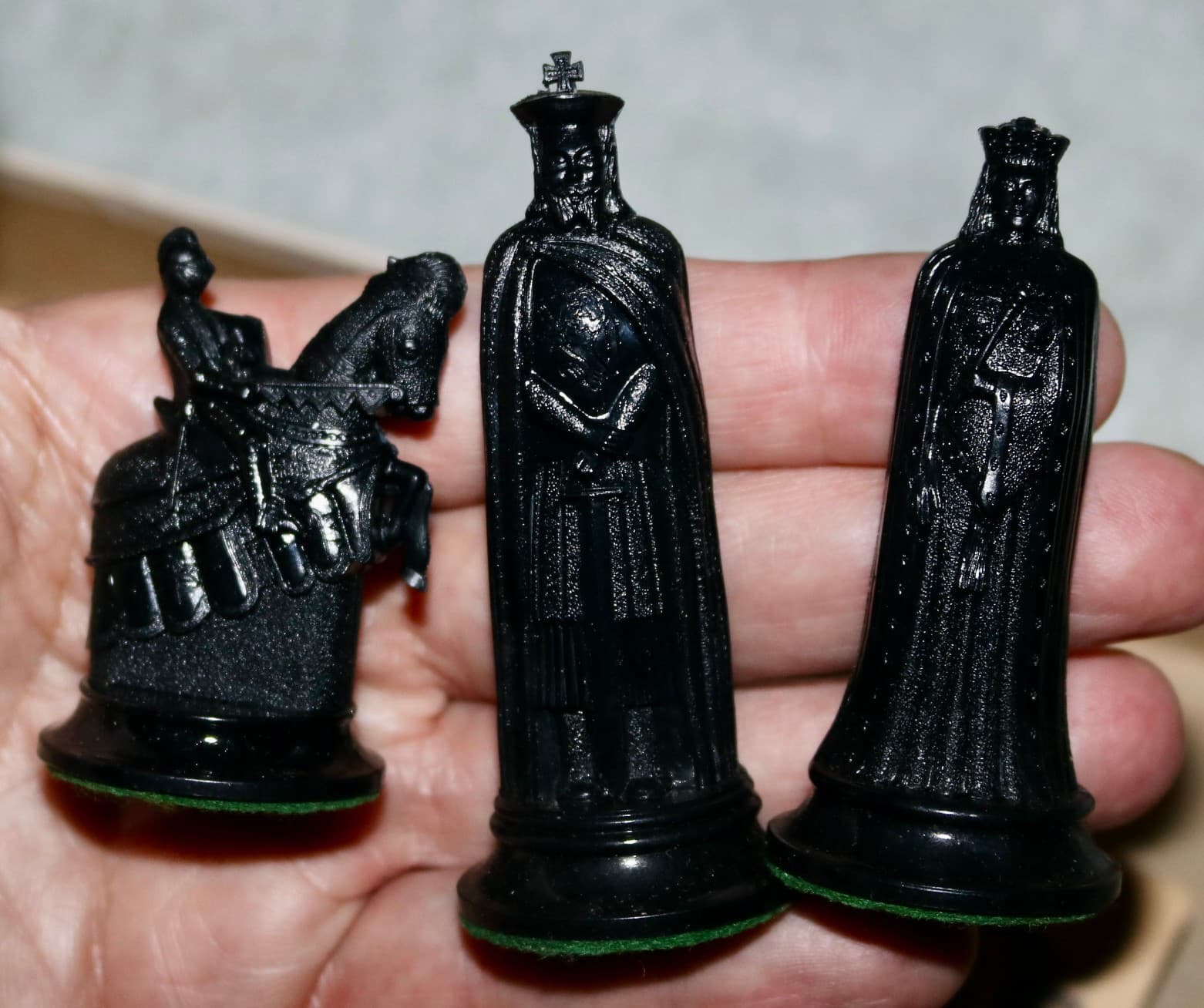 VTGE KINGSWAY FLORENTINE CHESSMEN 1947 CHESS PIECES 3