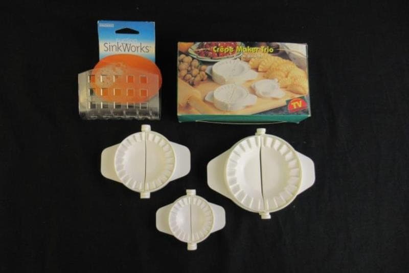 Lot of Kitchen Tools Crepe Makers Measuring Cups Containers Silicone Molds 4