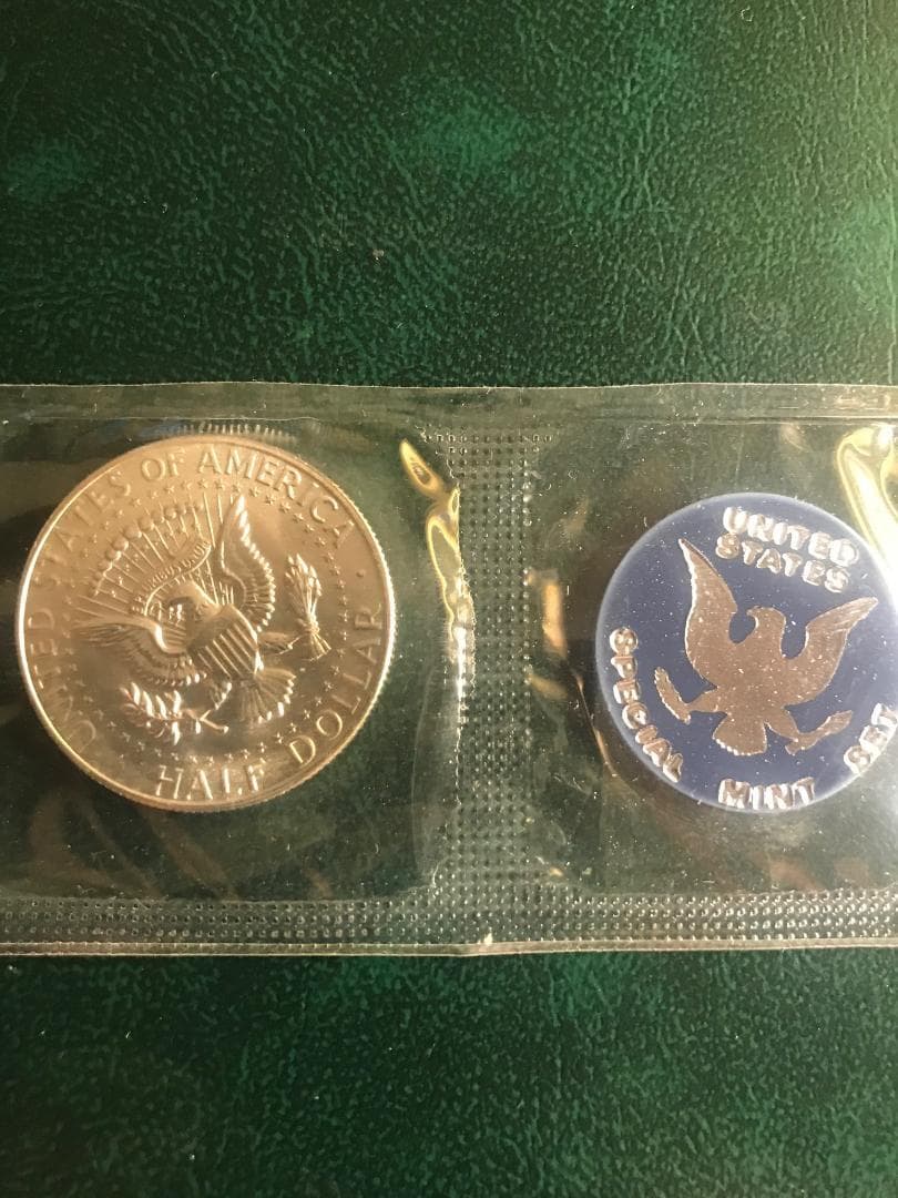 1965 KENNEDY HALF 40 % SILVER SPECIAL  GEM UNCIRCULATED STILL IN MINT CELLO L@@K 2