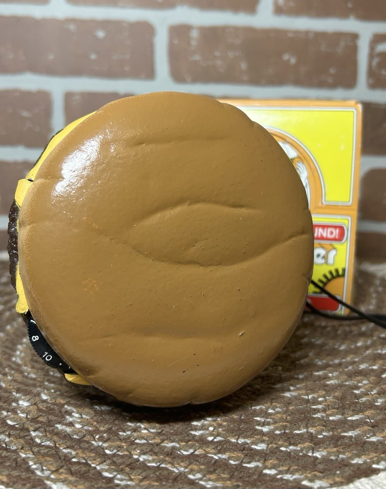 Vintage 1976 Amico Cheeseburger Novelty Solid State Radio W/ OB & Battery 3