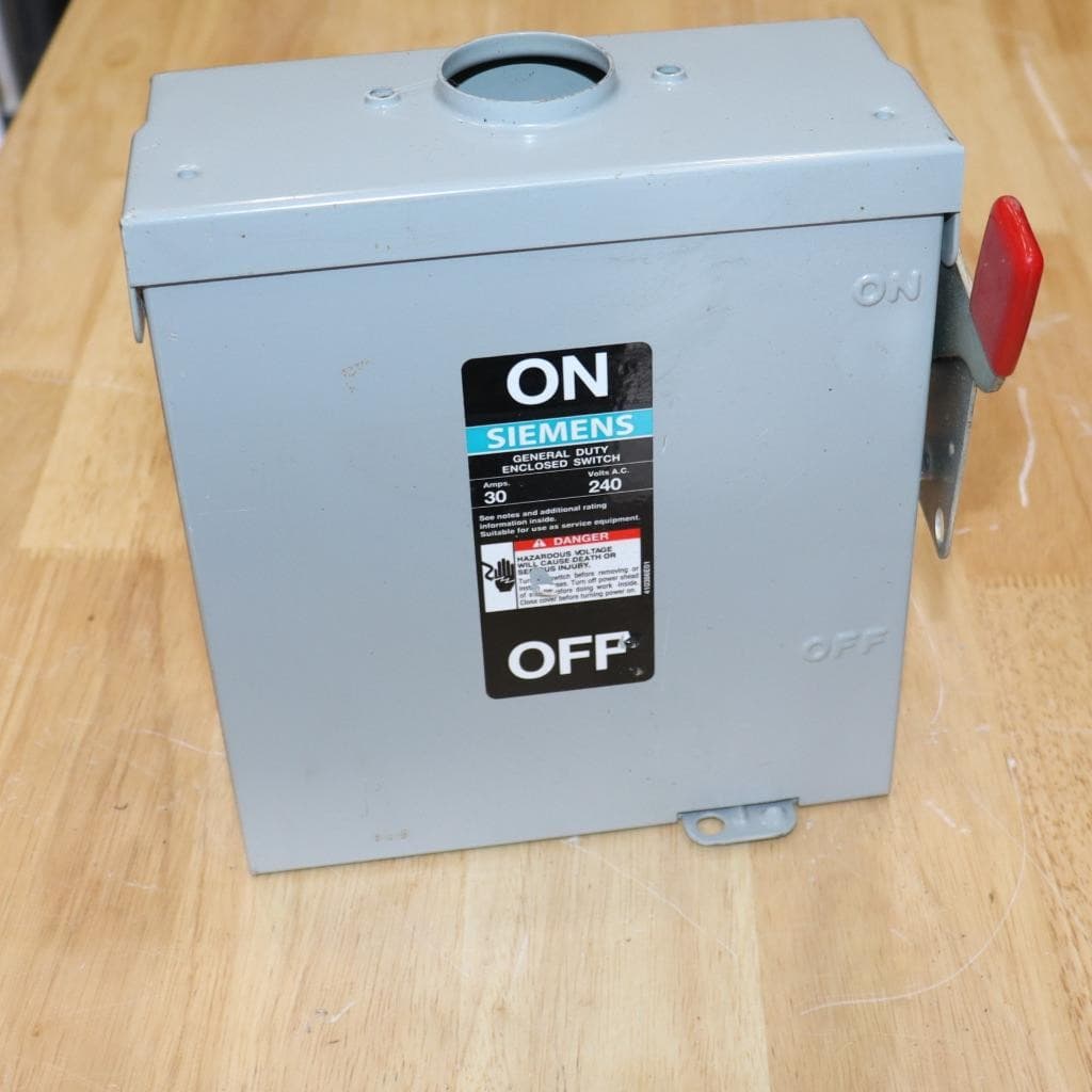 GE GF361NR New 3 Pole 30 Amp FUSED Weatherproof Switch Disconnect #N 6